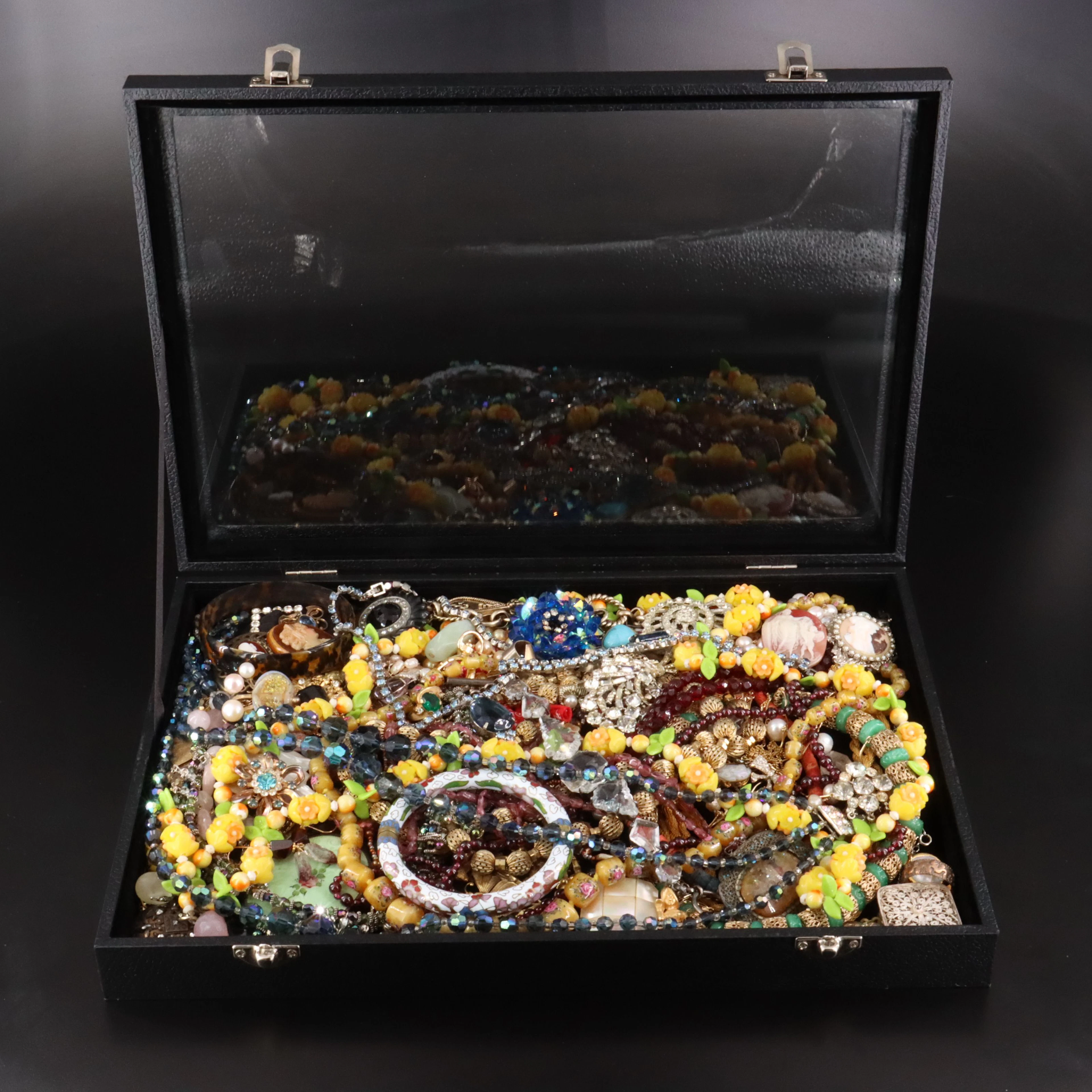 Uncommon Discoveries: Jewelry Collection