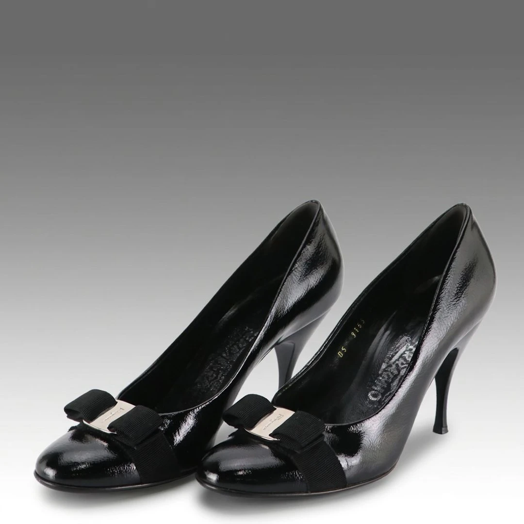 Salvatore Ferragamo Vara Bow Rounded Toe Pumps in Black Patent Leather