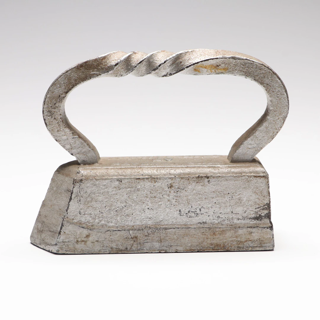 Ohio A.C. Williams Company Tailor's Sad Iron with Twisted Handle, 20th Century