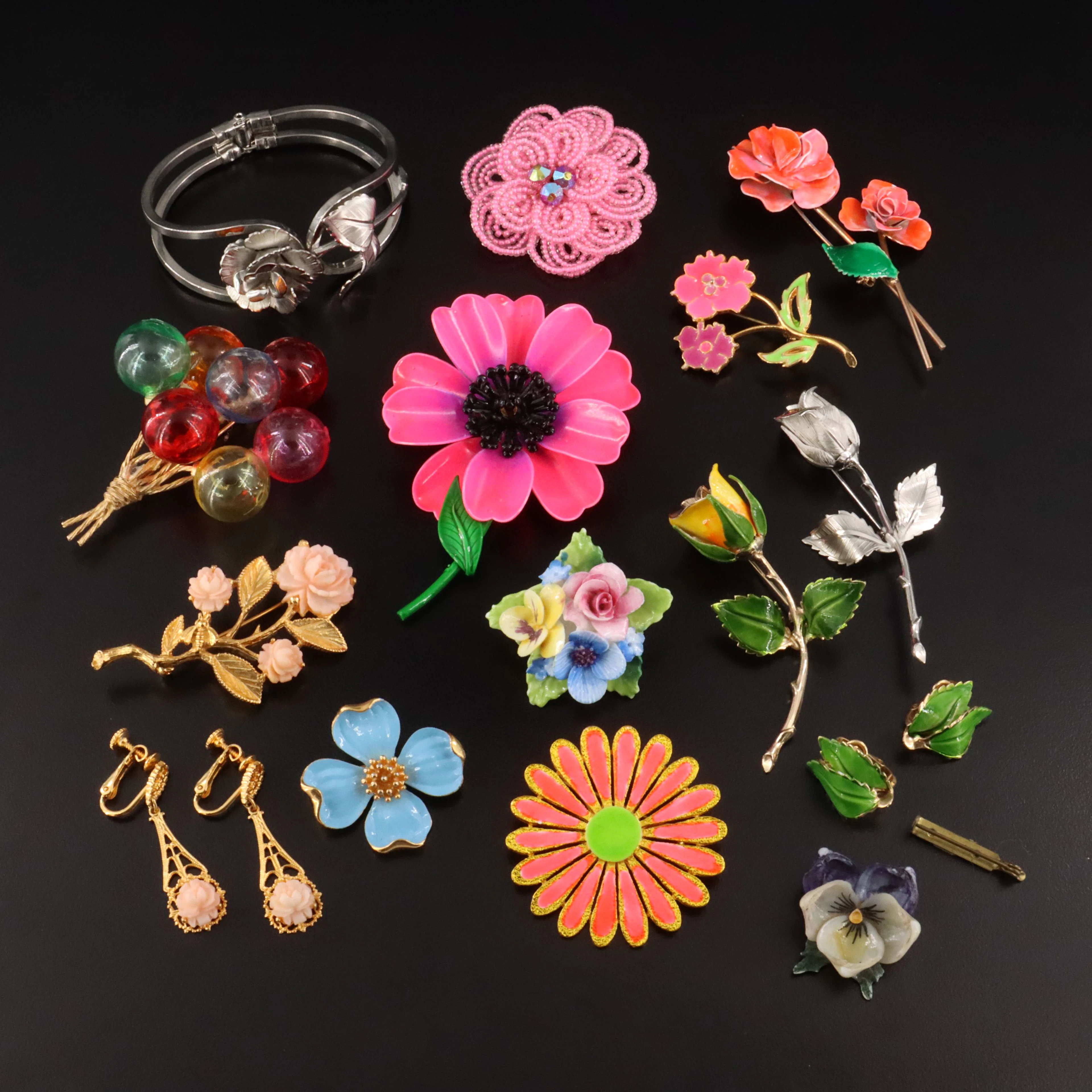 Vintage Floral Jewelry Featuring Giovanni