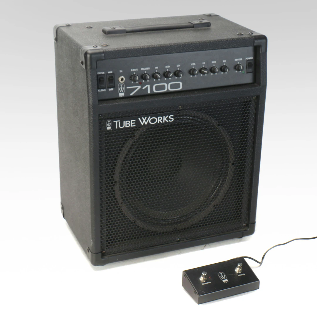 Tube Works 7100 Combo Guitar Amplifier with Footswitch