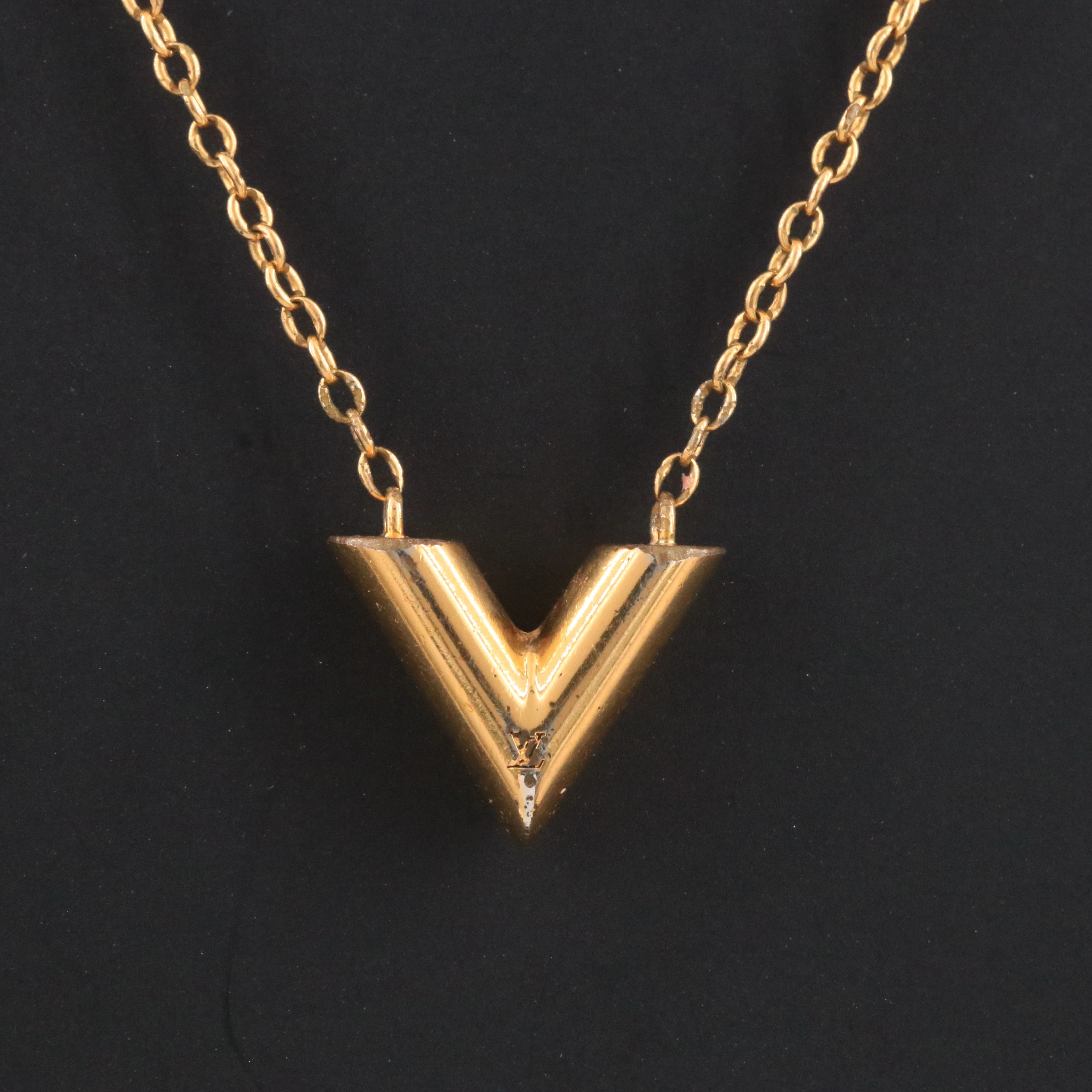 Louis Vuitton Essential V Necklace