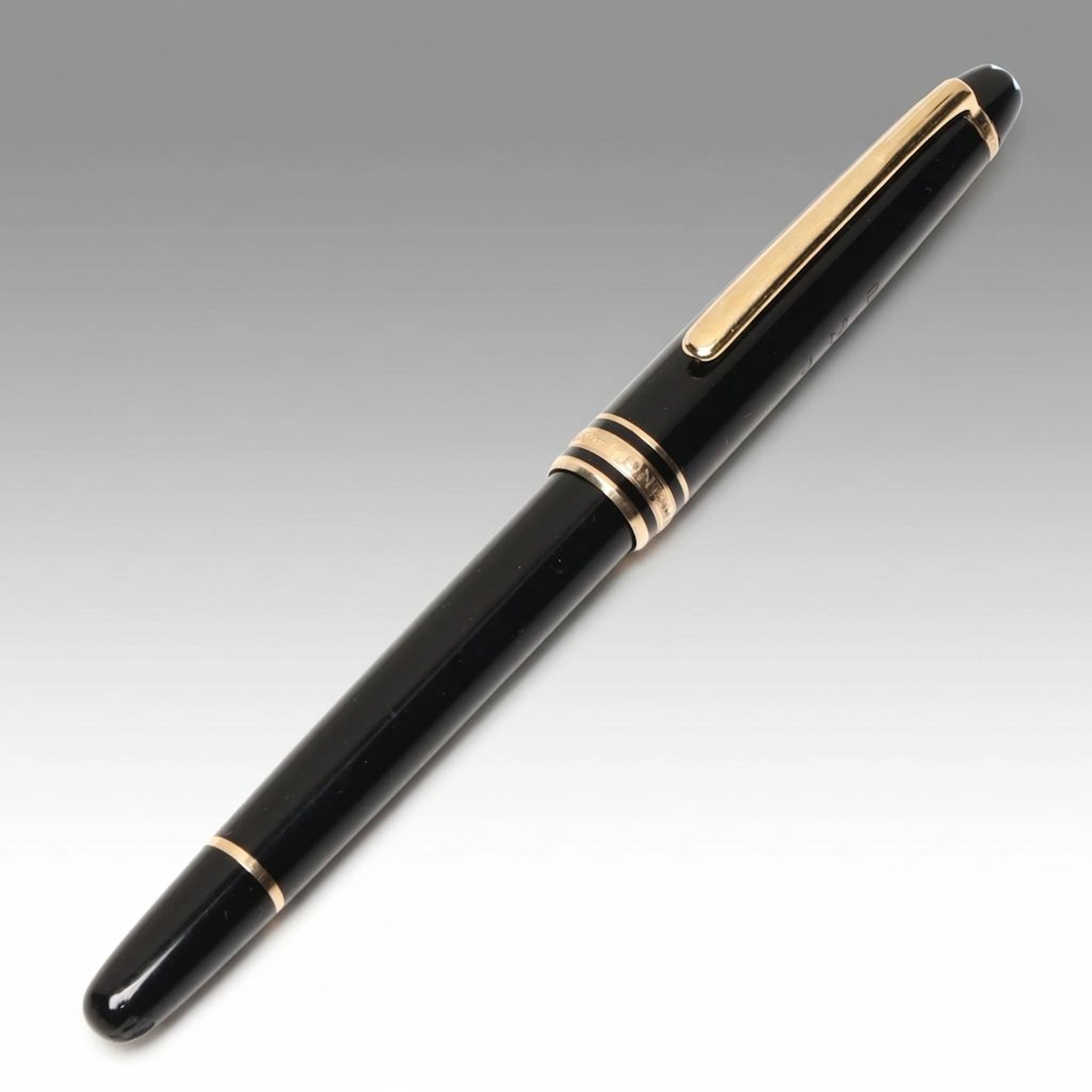 Montblanc Meisterstück Black Resin Fountain Pen with 14K Gold Nib
