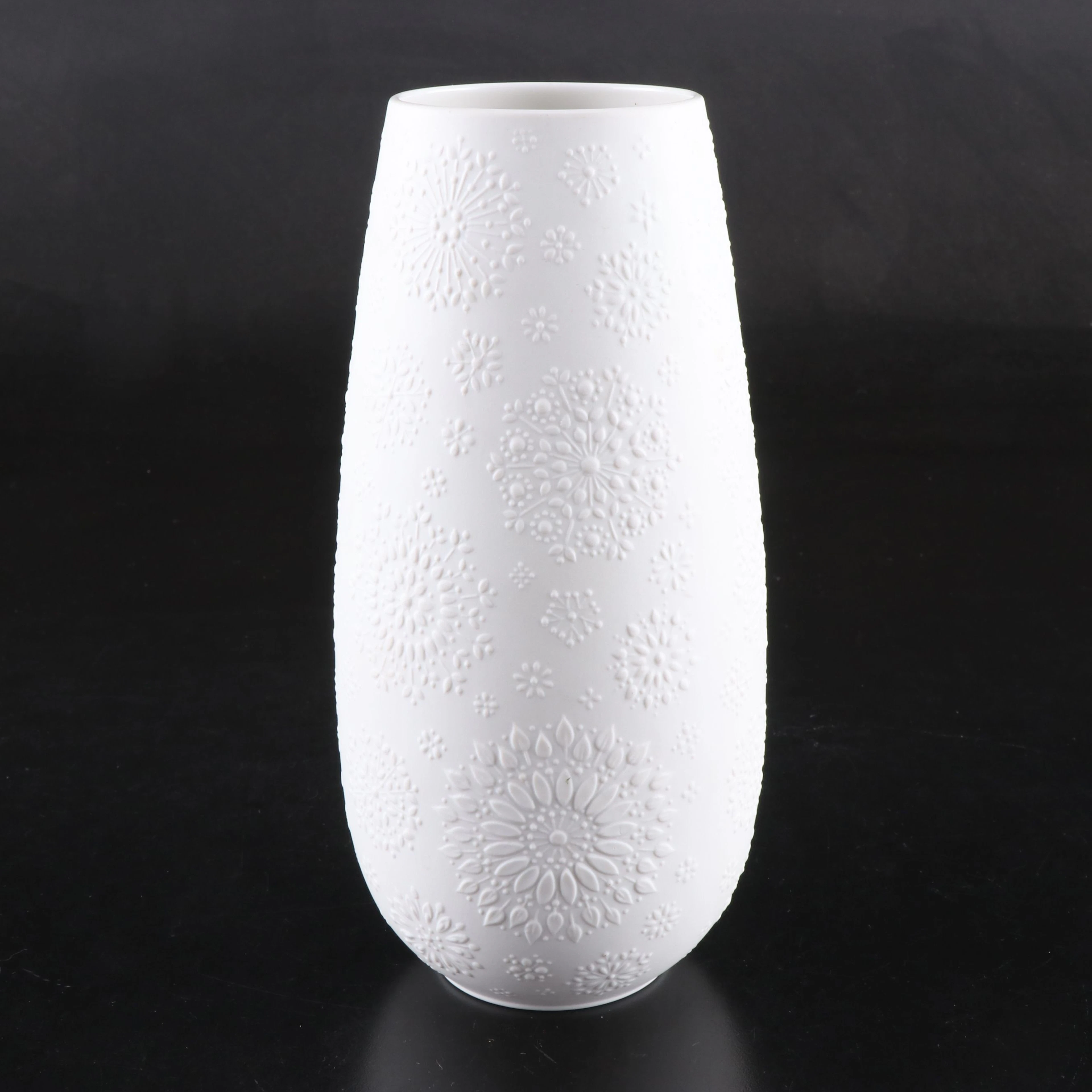 Heinrich Porcelain Snowflake Relief Vase, Mid to Late 20th C.