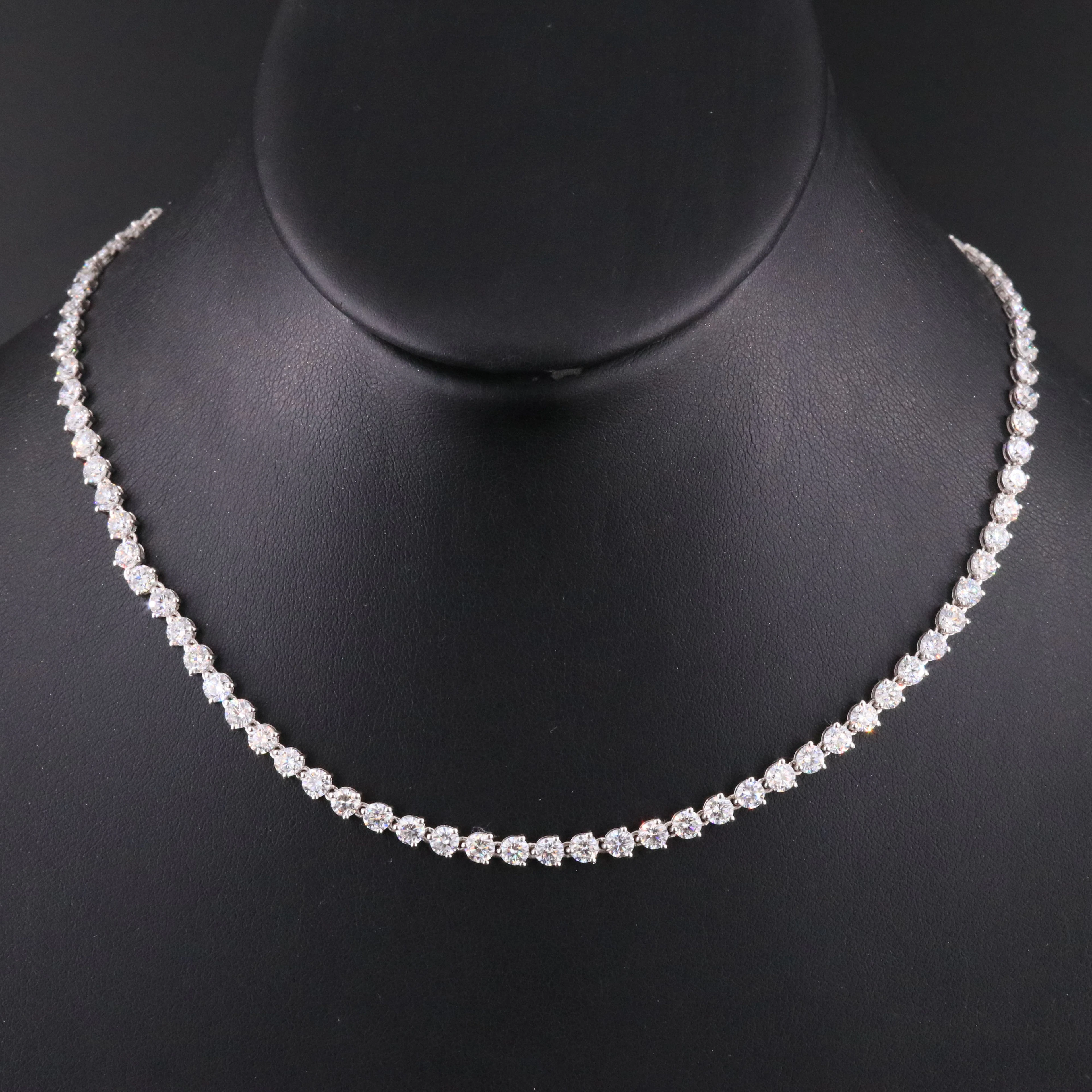 14K 16.93 CTW Lab Grown Diamond Rivière Necklace with IGI Jewelery Report