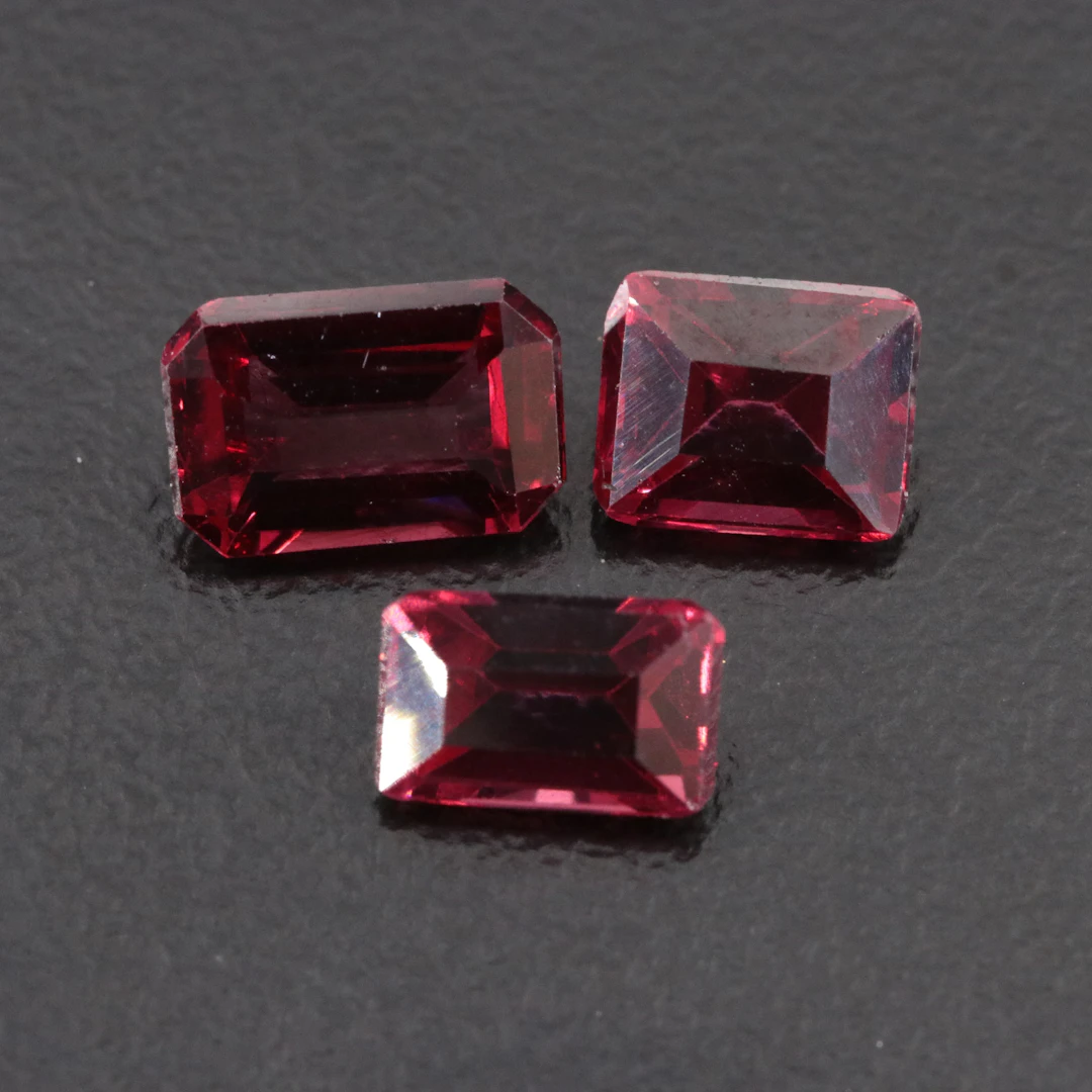 Loose 3.98 CT Garnet