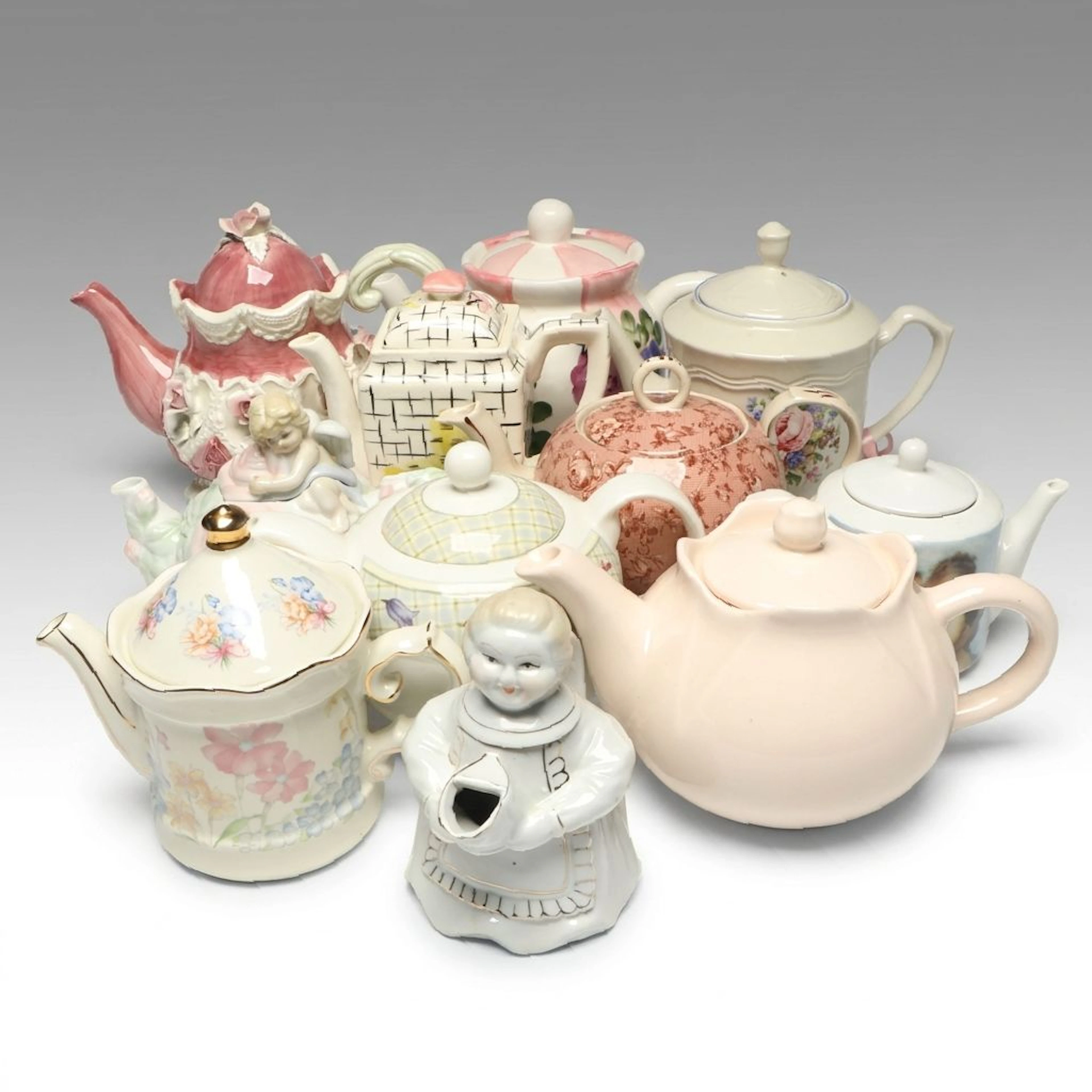 Novelty Figural Creamer with Other Ceramic Teapots, 20th Century