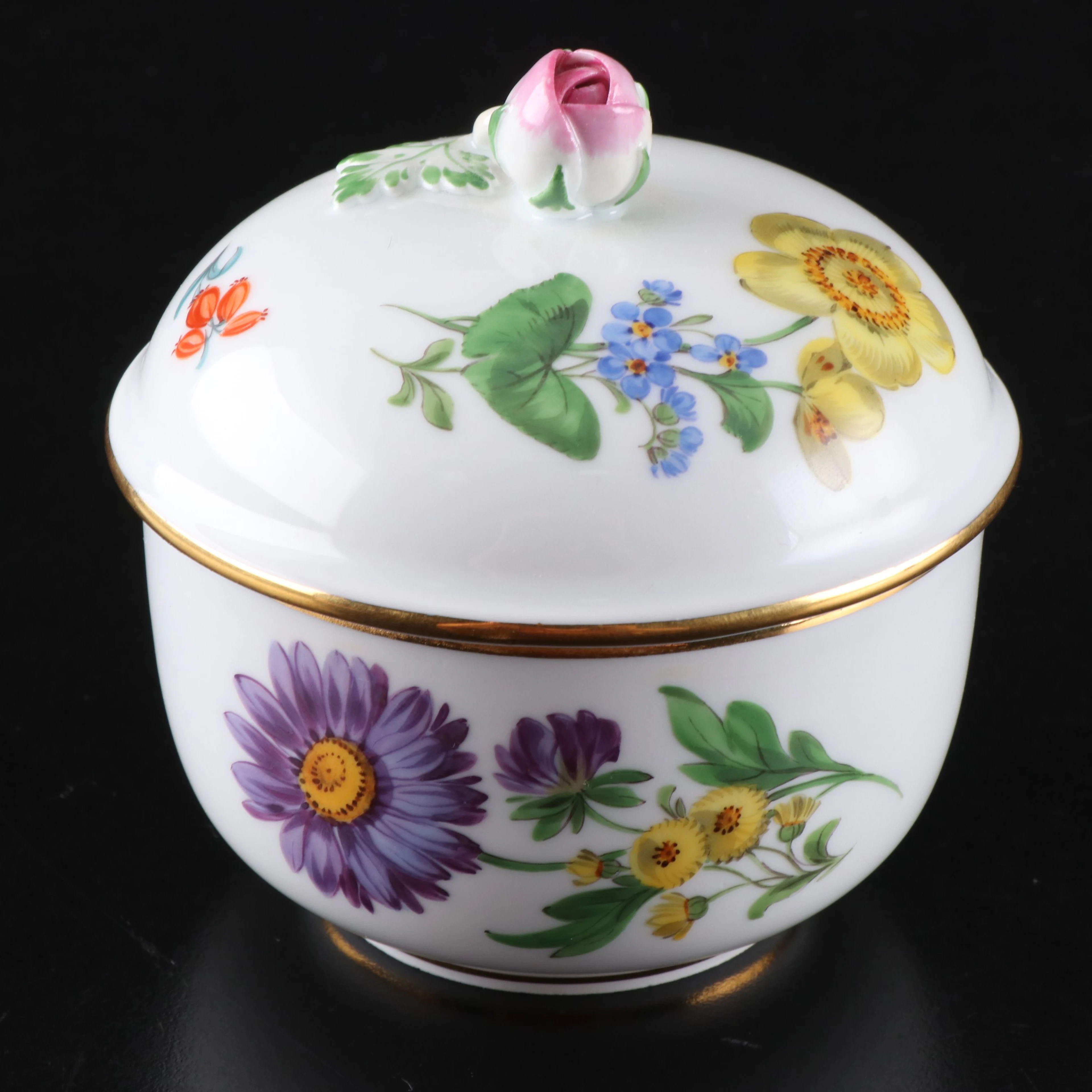 Meissen "Scattered Flowers" Hand-Painted Porcelain Sugar Bowl, 19th C.