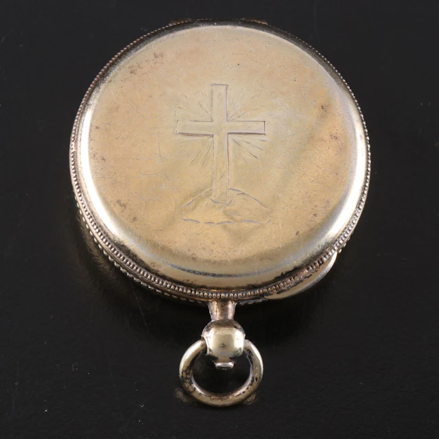 Chased Gold Plated 700 Silver Communion Pyx