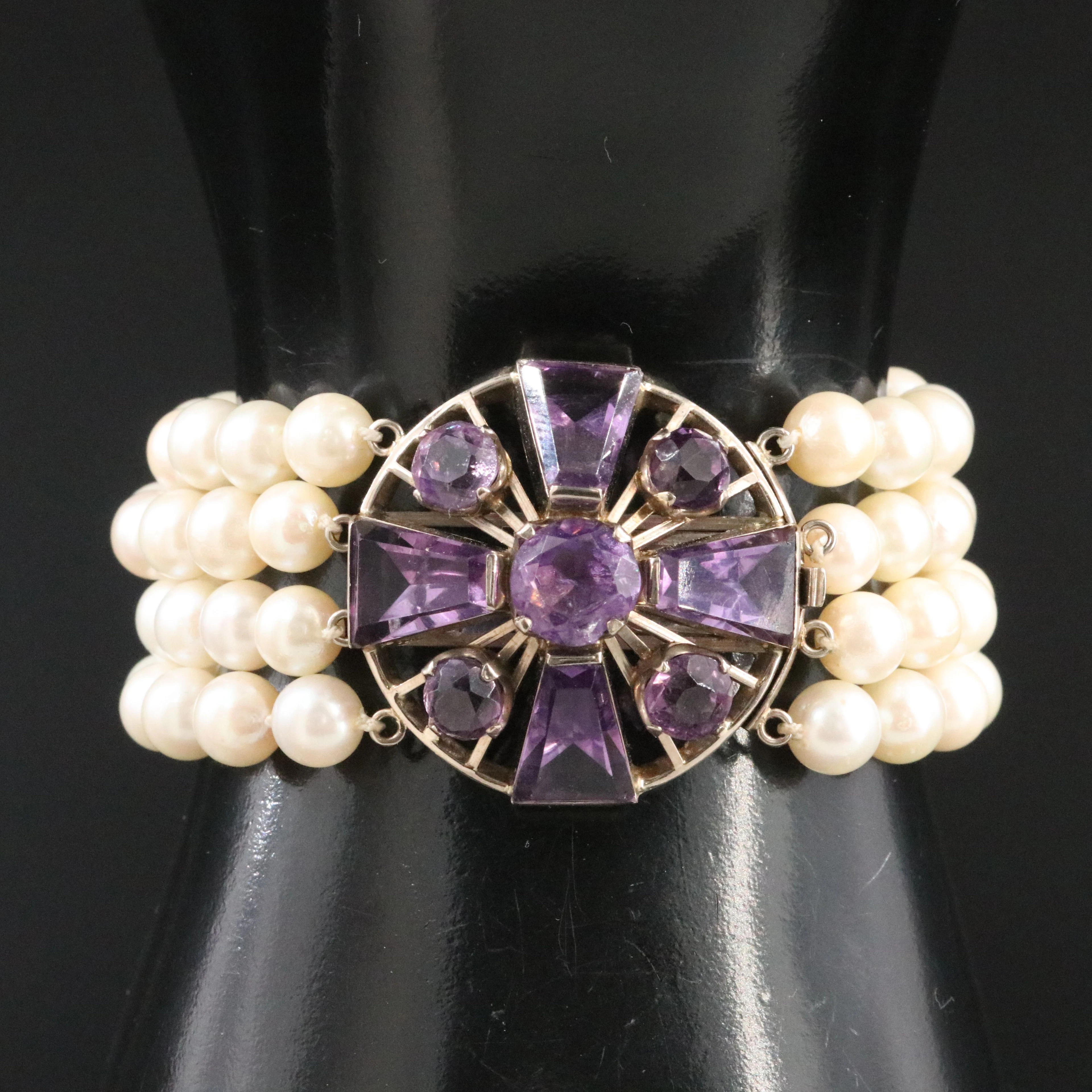 Pearl Bracelet with 18K Amethyst Clasp