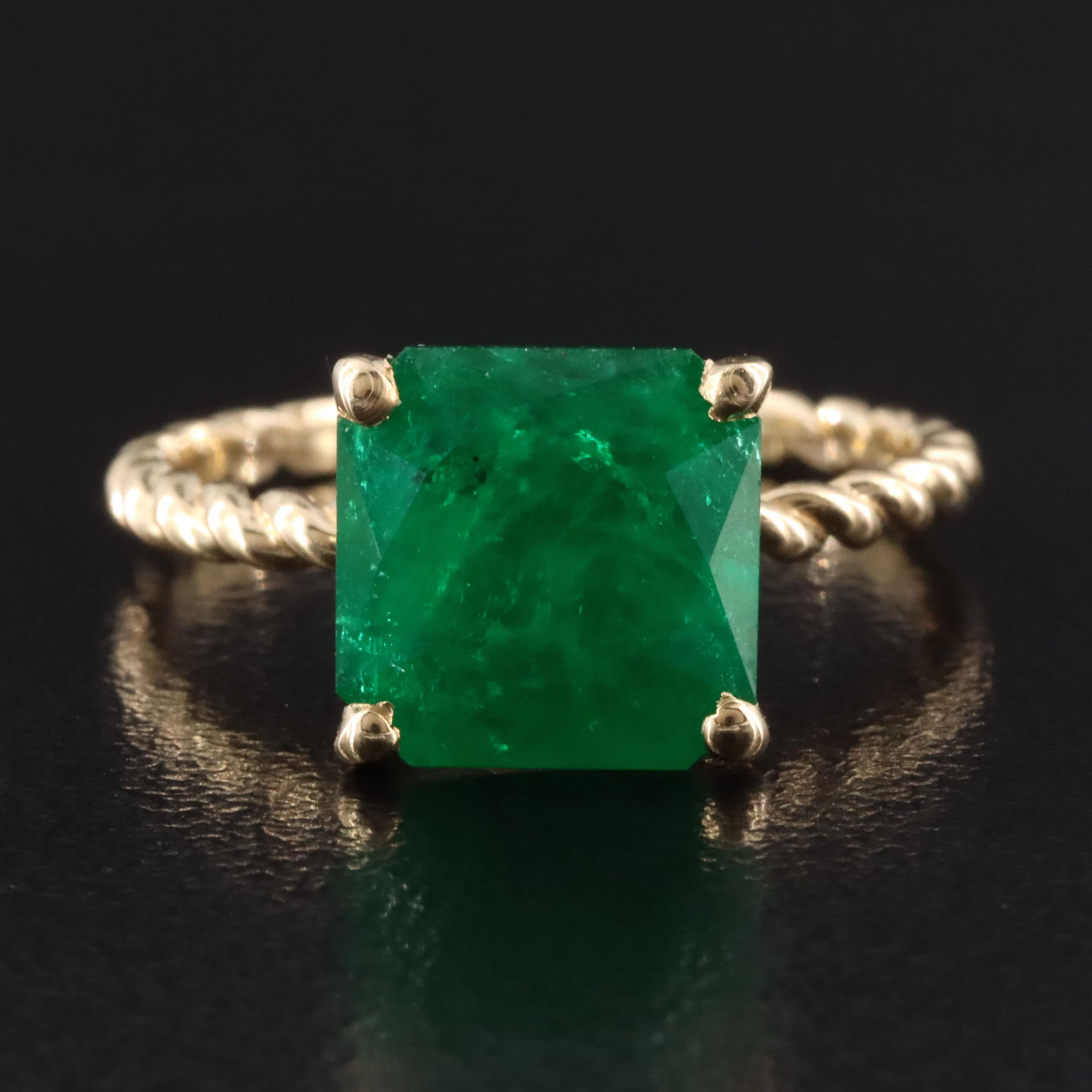 14K 2.94 CT Zambian Emerald Ring with IGI Report