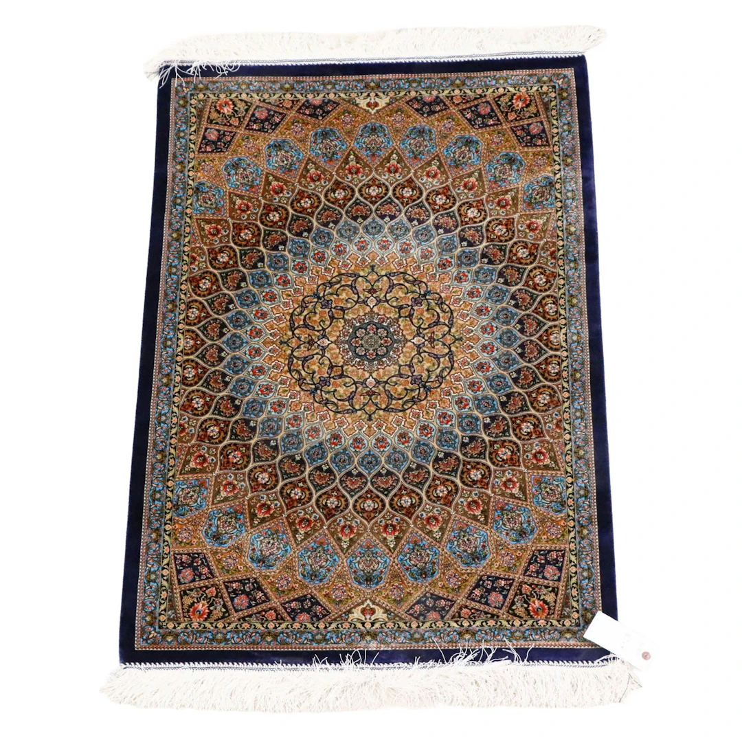2'7 x 4'6 Machine Made Qom Style Art Silk Area Rug