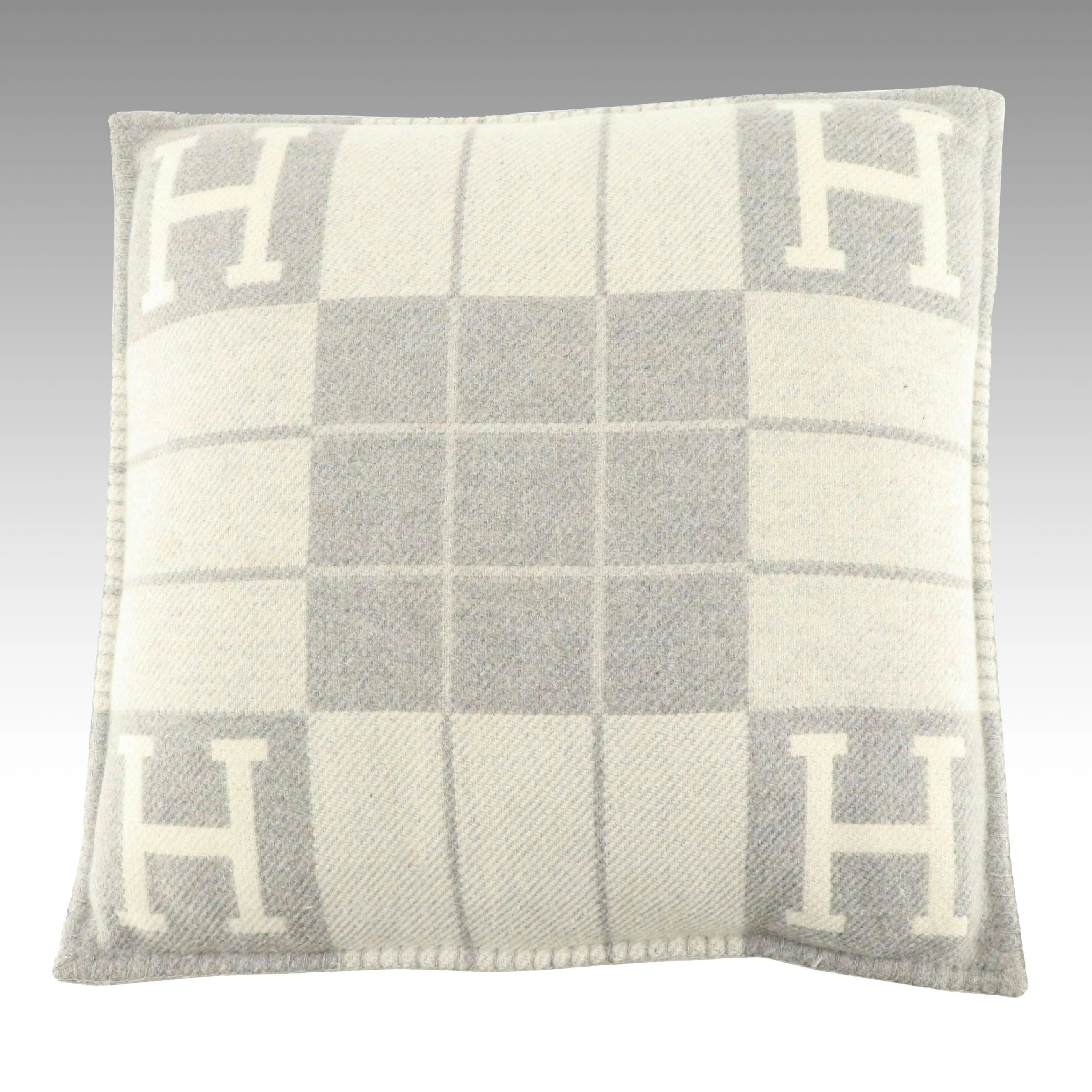 Hermès Avalon III Écru Gris Clair Merino Wool/Cashmere Small Throw Pillow