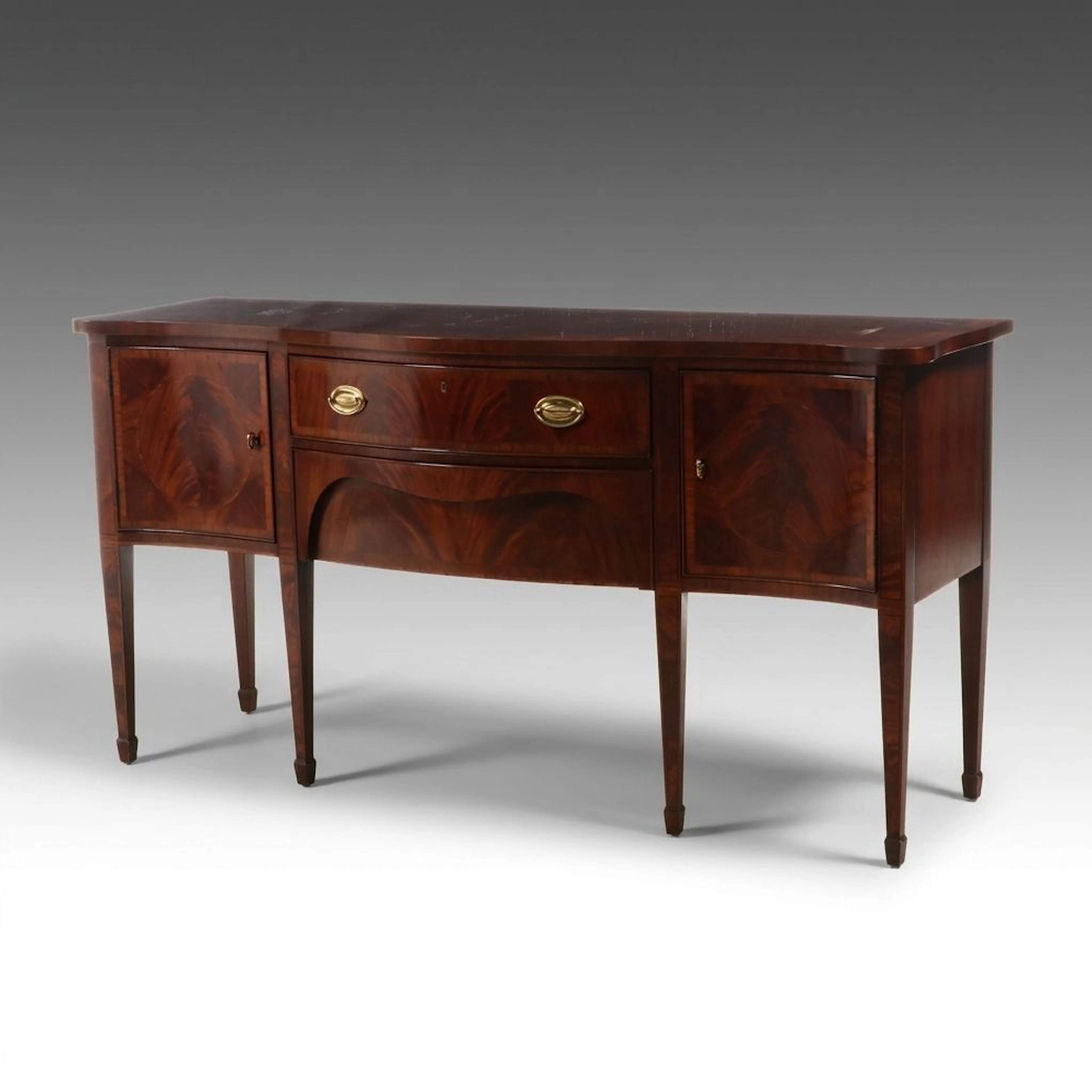 Henredon "Aston Court" Georgian Style Mahogany Sideboard, Late 20th Century