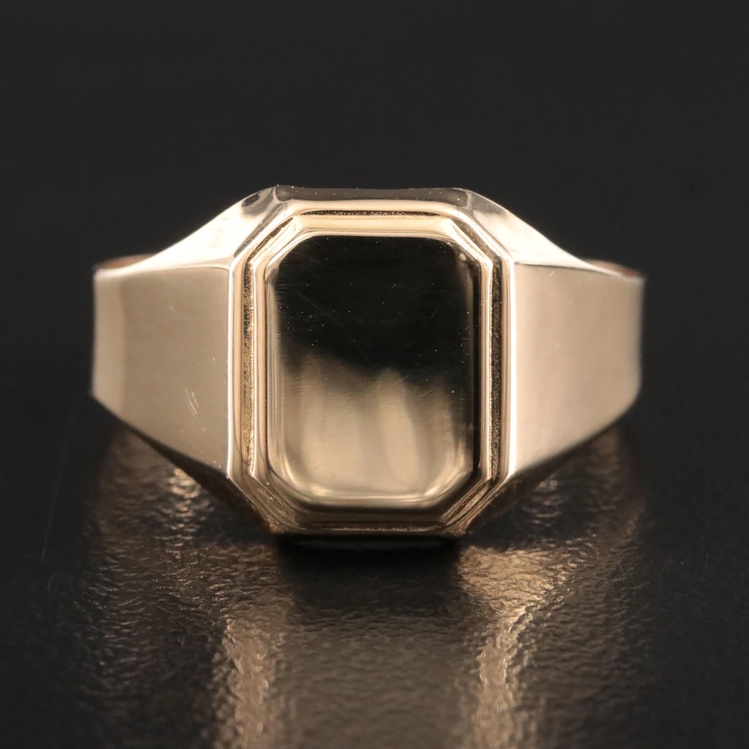 Italian 18K Signet Ring