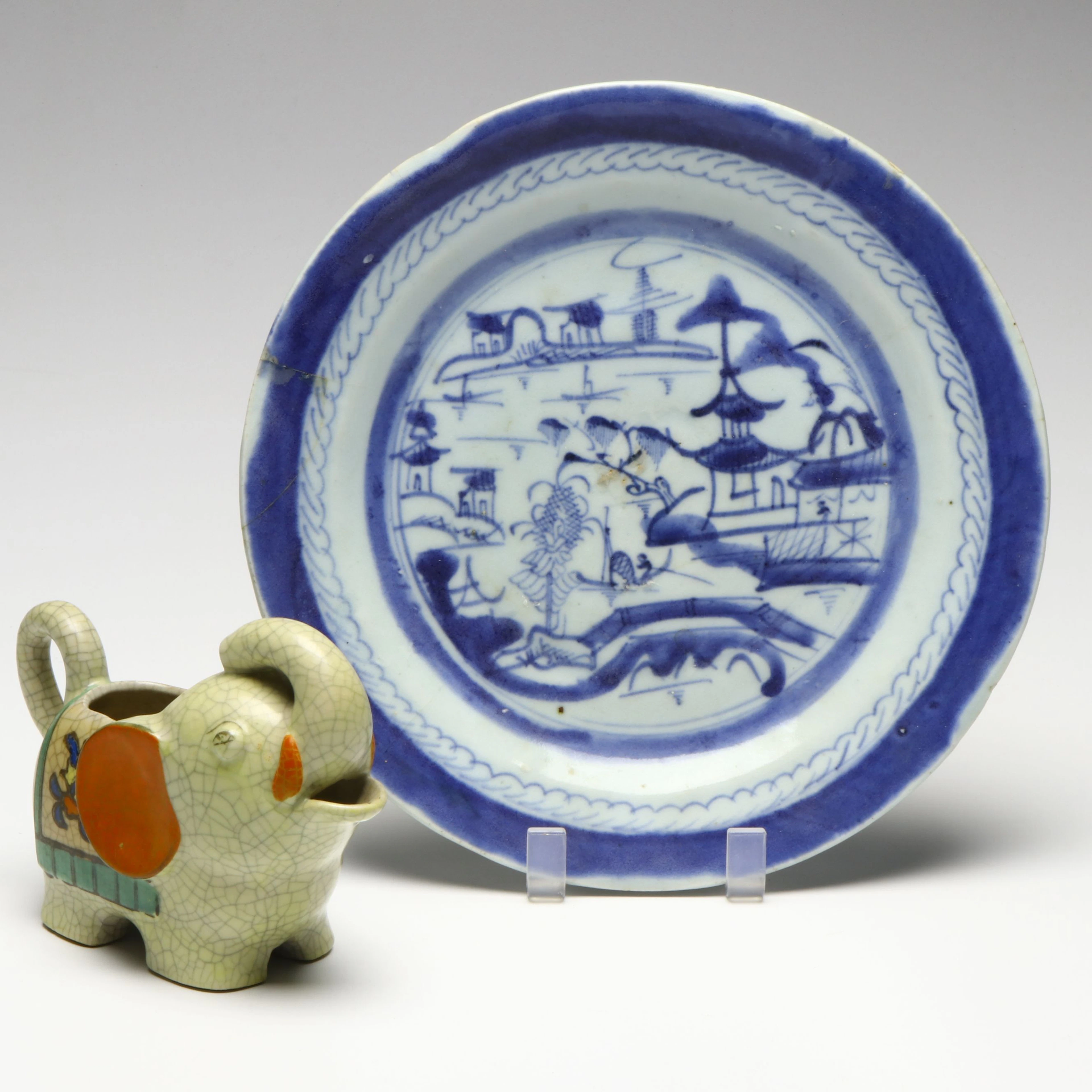 Takito & Co. Japanese Ceramic Elephant Creamer with Decorative Plate