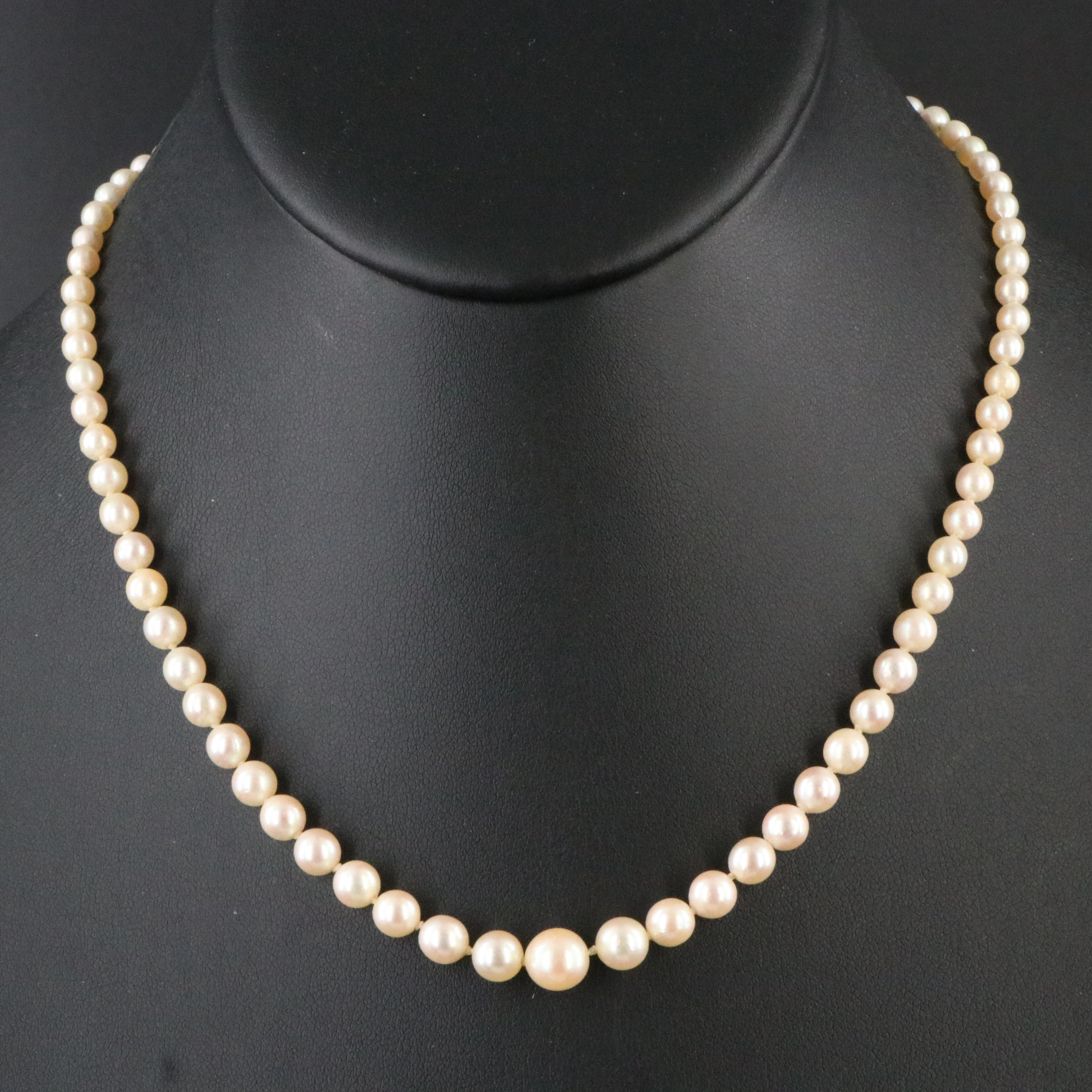 Graduated Pearl Necklace with 14K Clasp