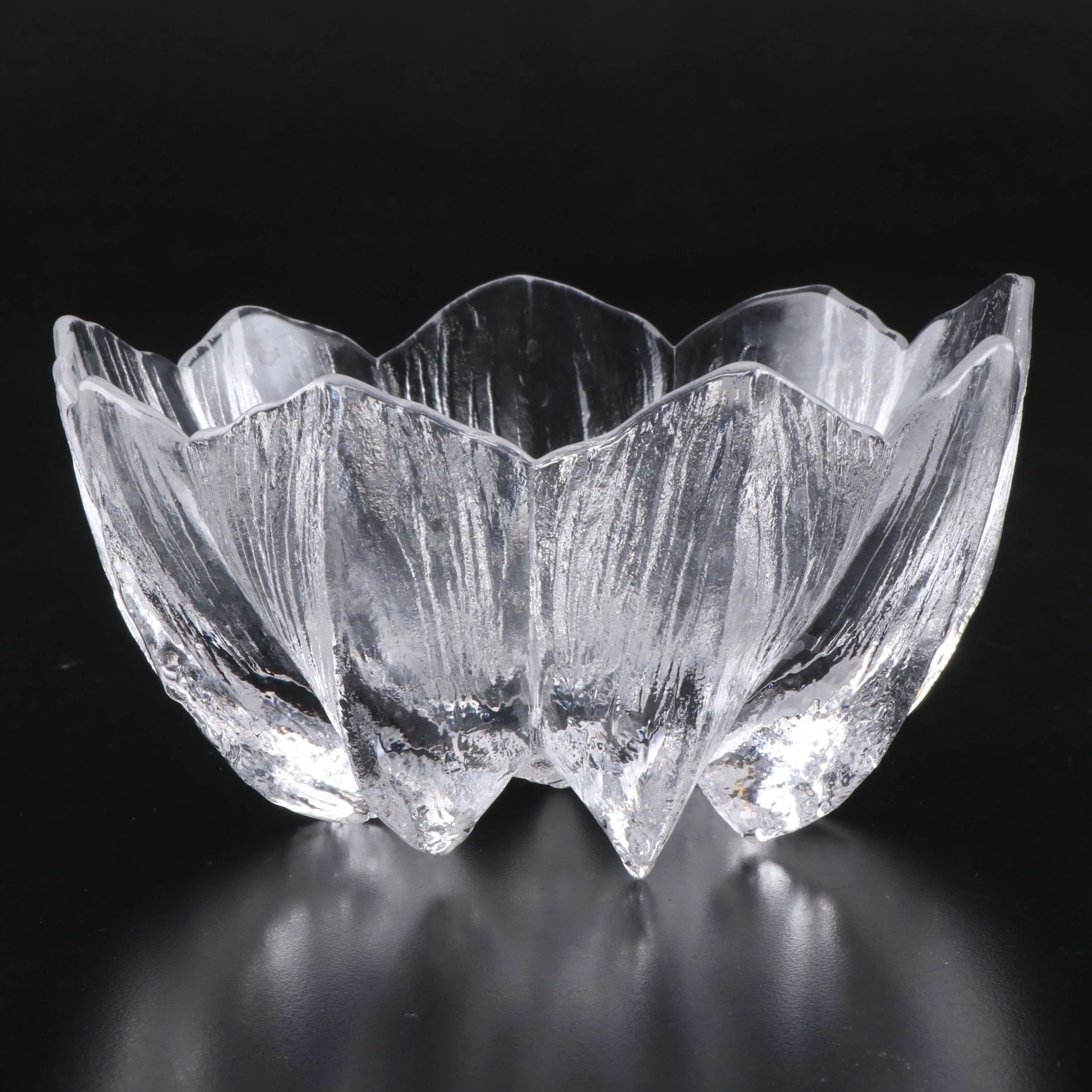 Mats Jonasson for Kosta Boda "Water Lily" Crystal Bowl, Late 20th C.