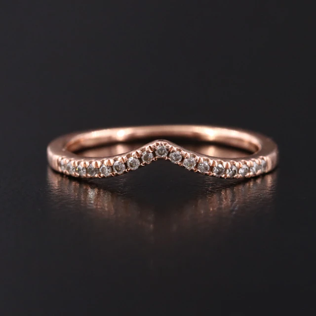 10K 0.11 CTW Diamond Rose Gold Chevron Band