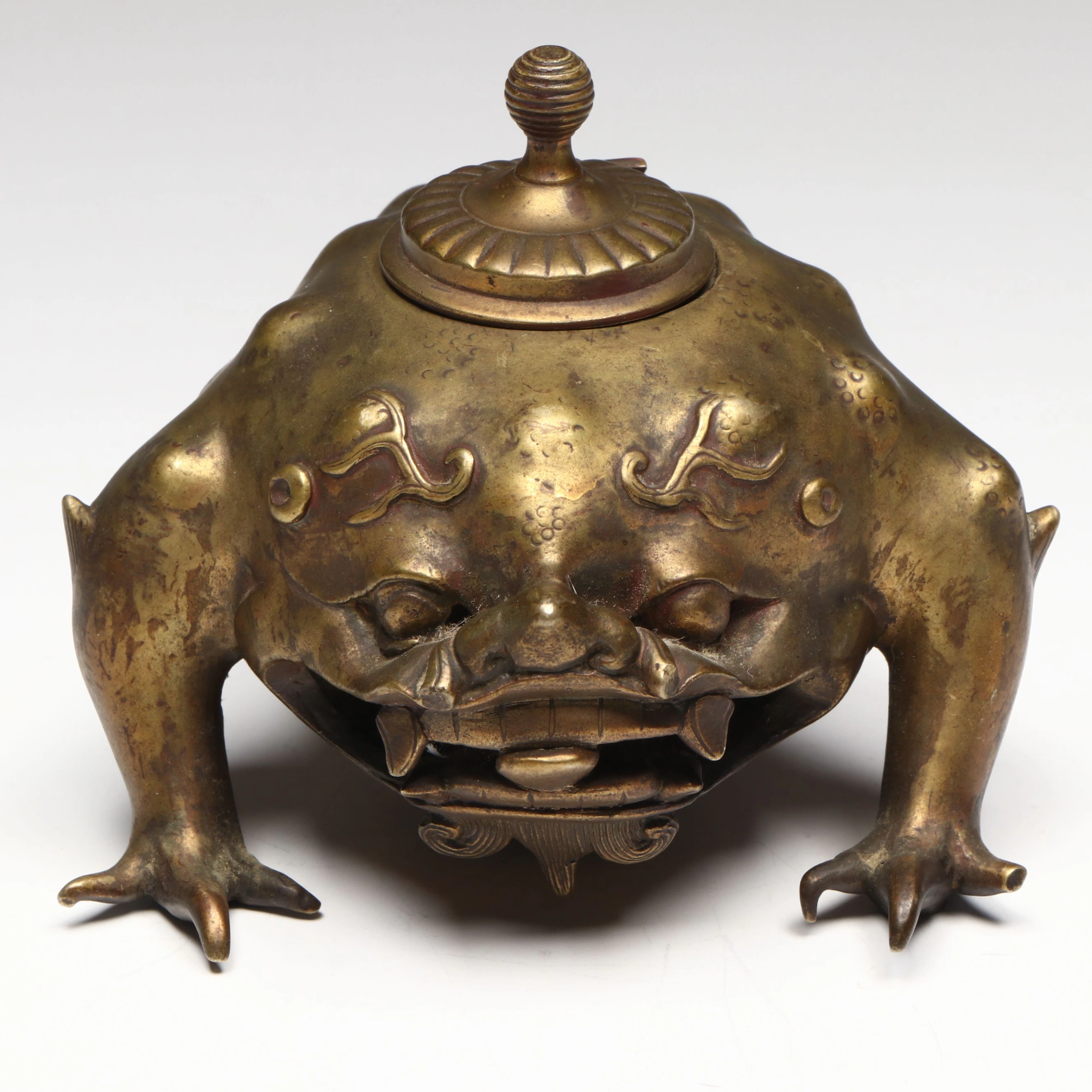 Antique Chinese Feng Shui Bronze Toad, 19th Century