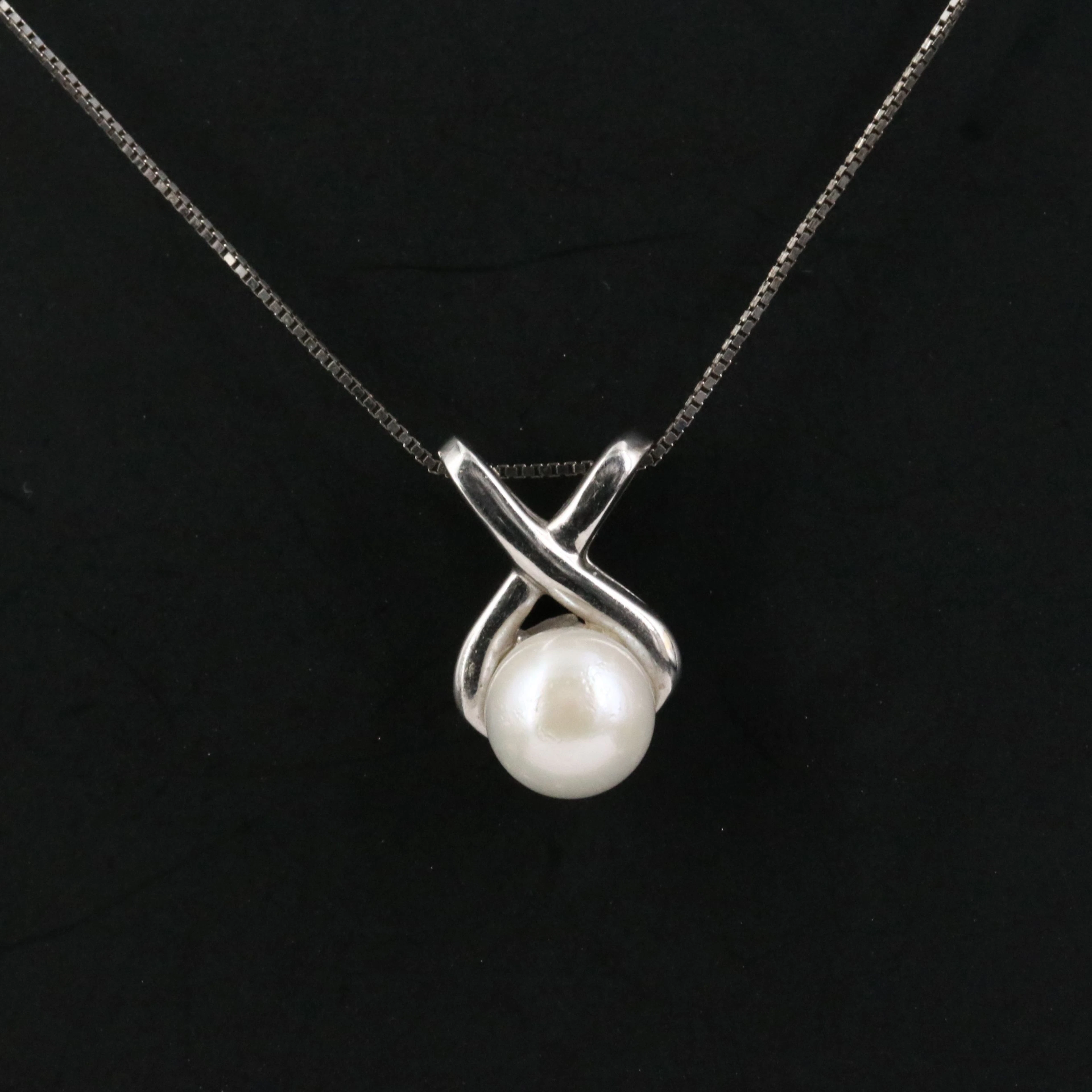 10K Pearl Pendant Necklace