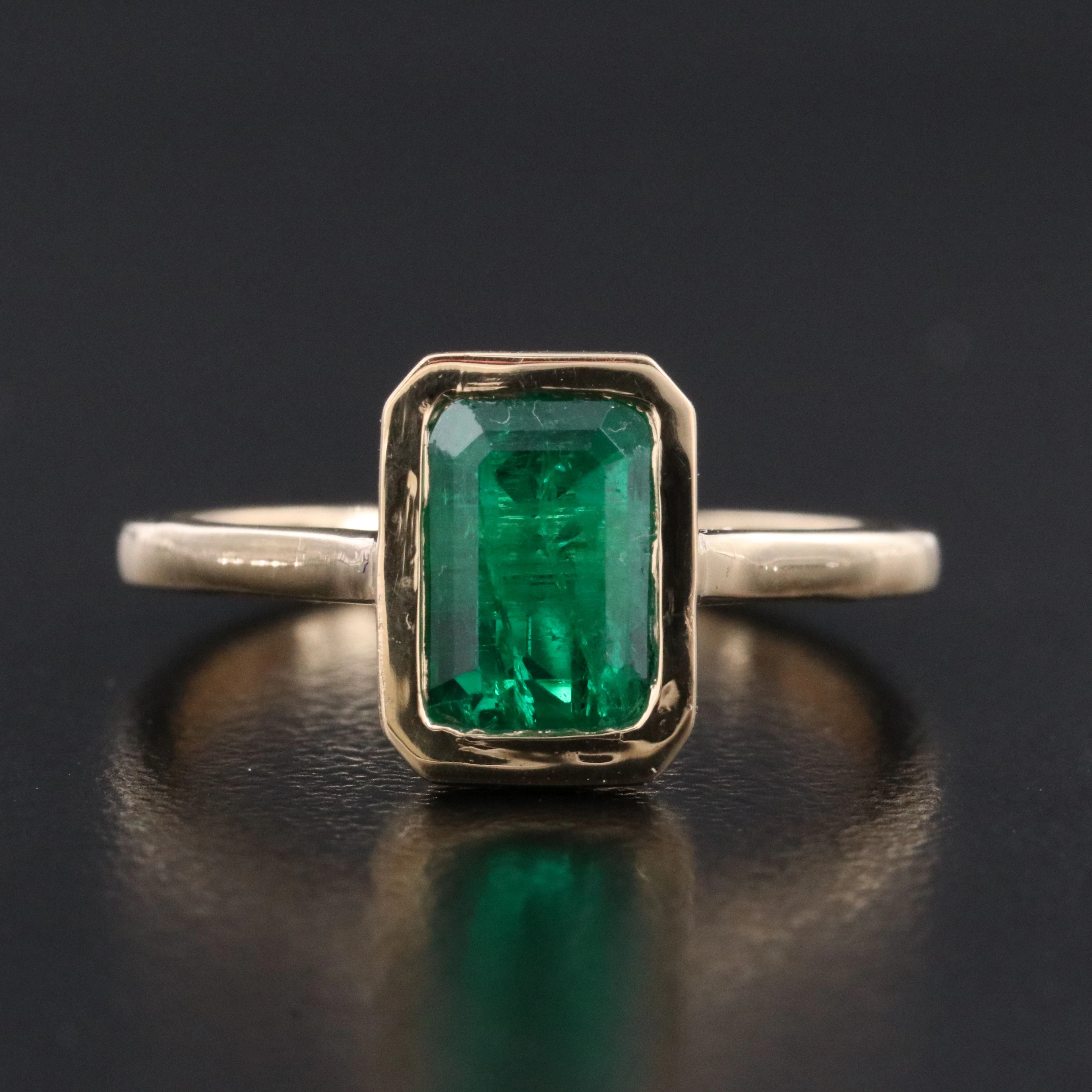 18K 1.53 CT Emerald Ring