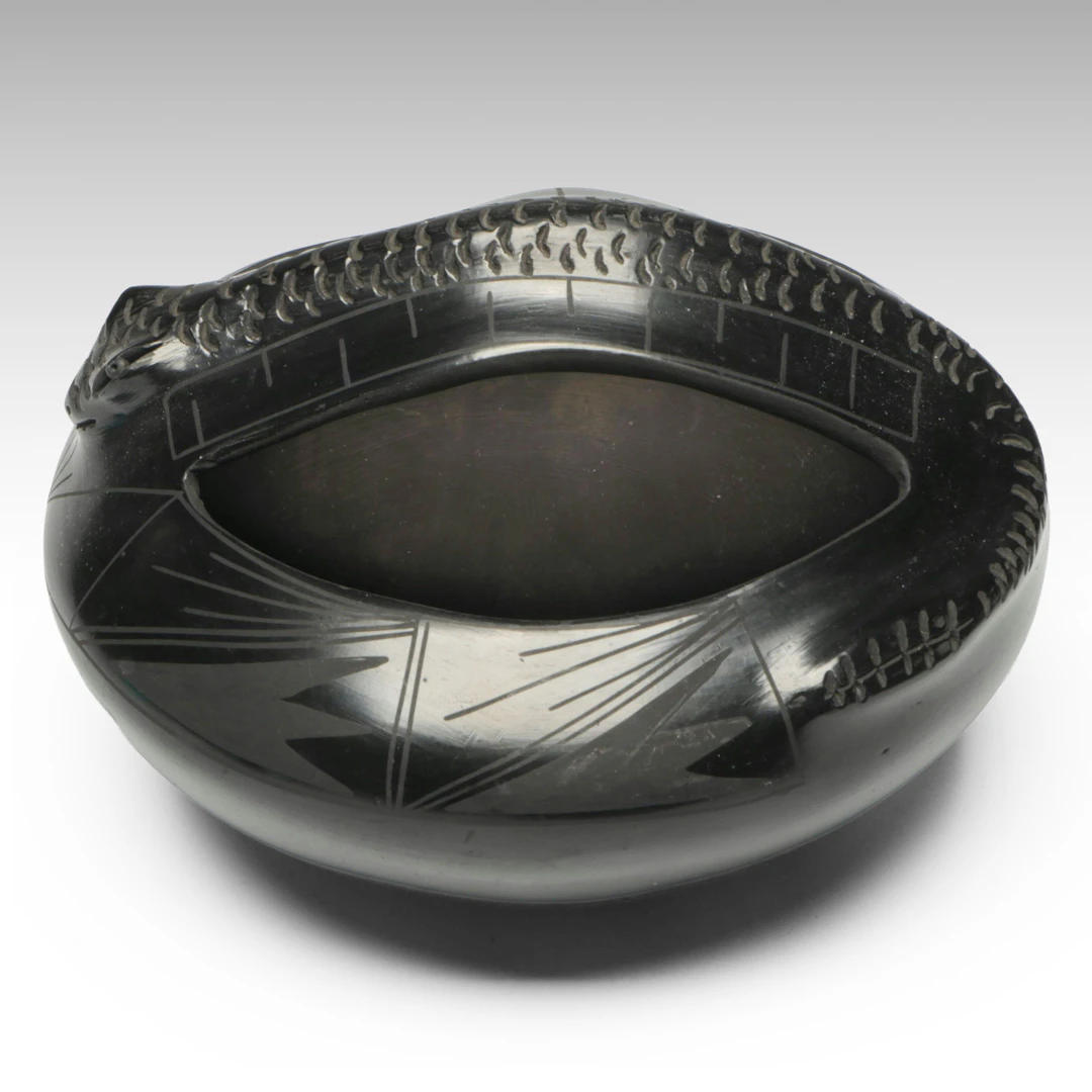 Paty Quezada Mata Ortiz Pueblo Black on Black Pottery Bowl with Snake