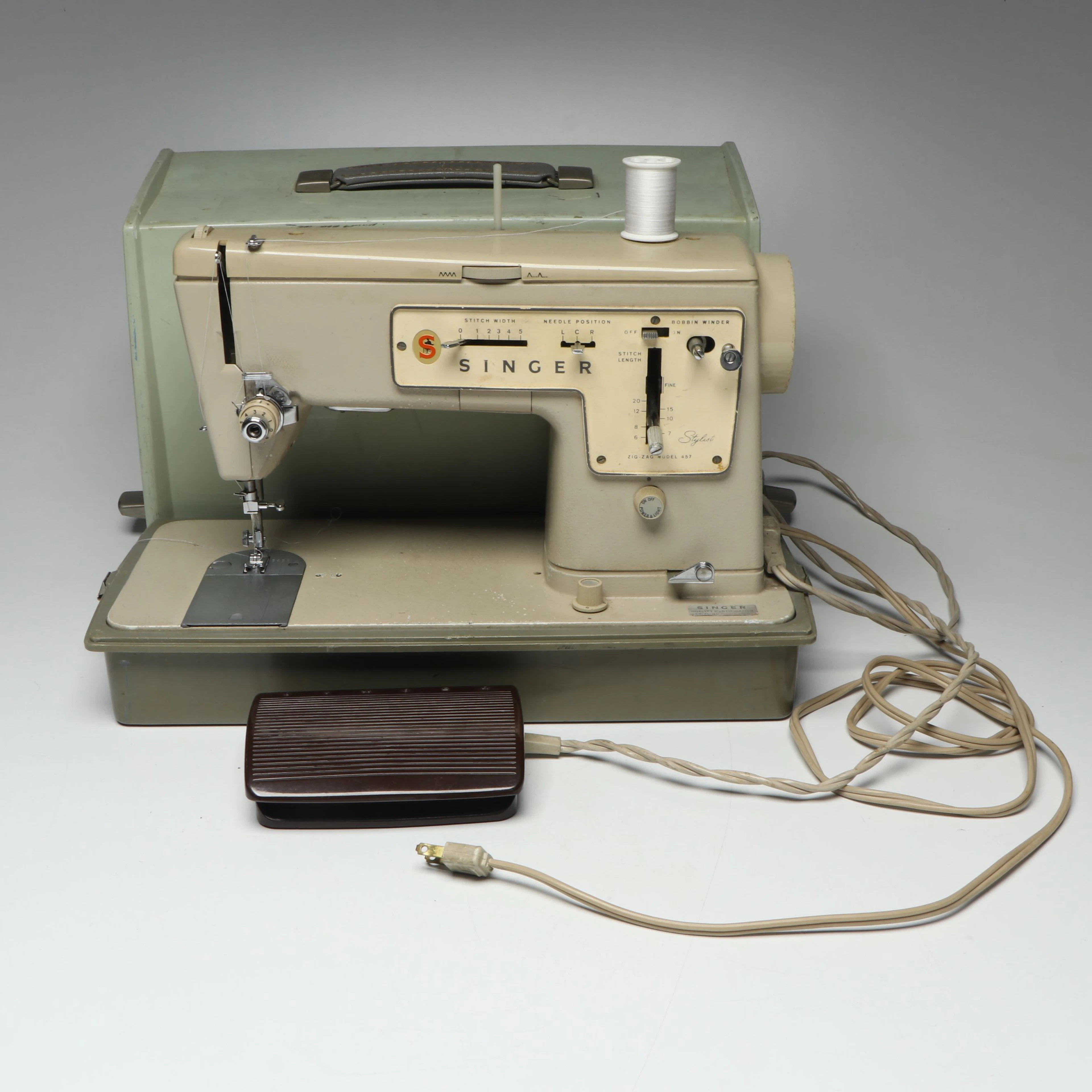 Singer Zig-Zag Stylist Model 457 Sewing Machine, Mid to Late 20th Century