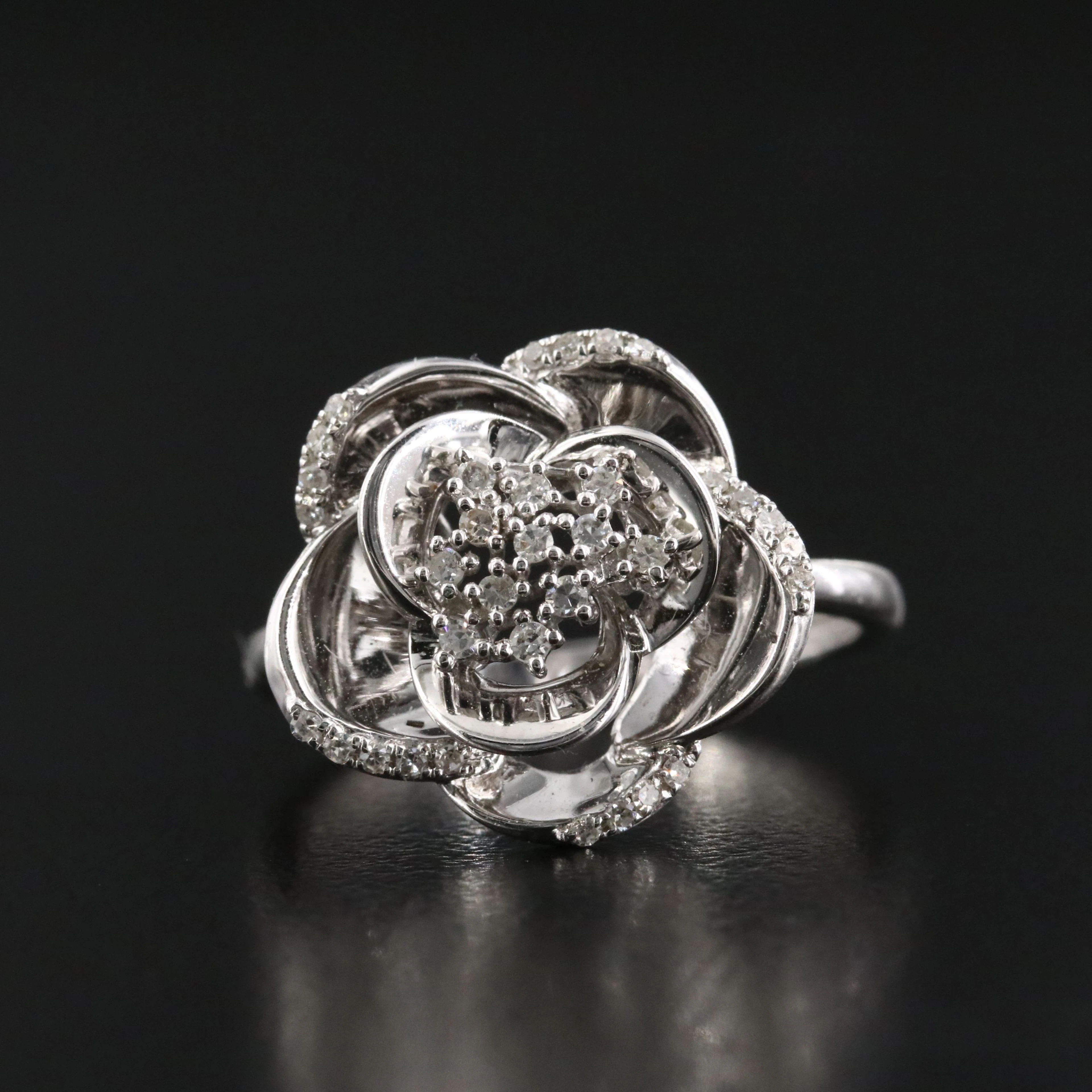 14K 0.16 CTW Diamond Flower Ring