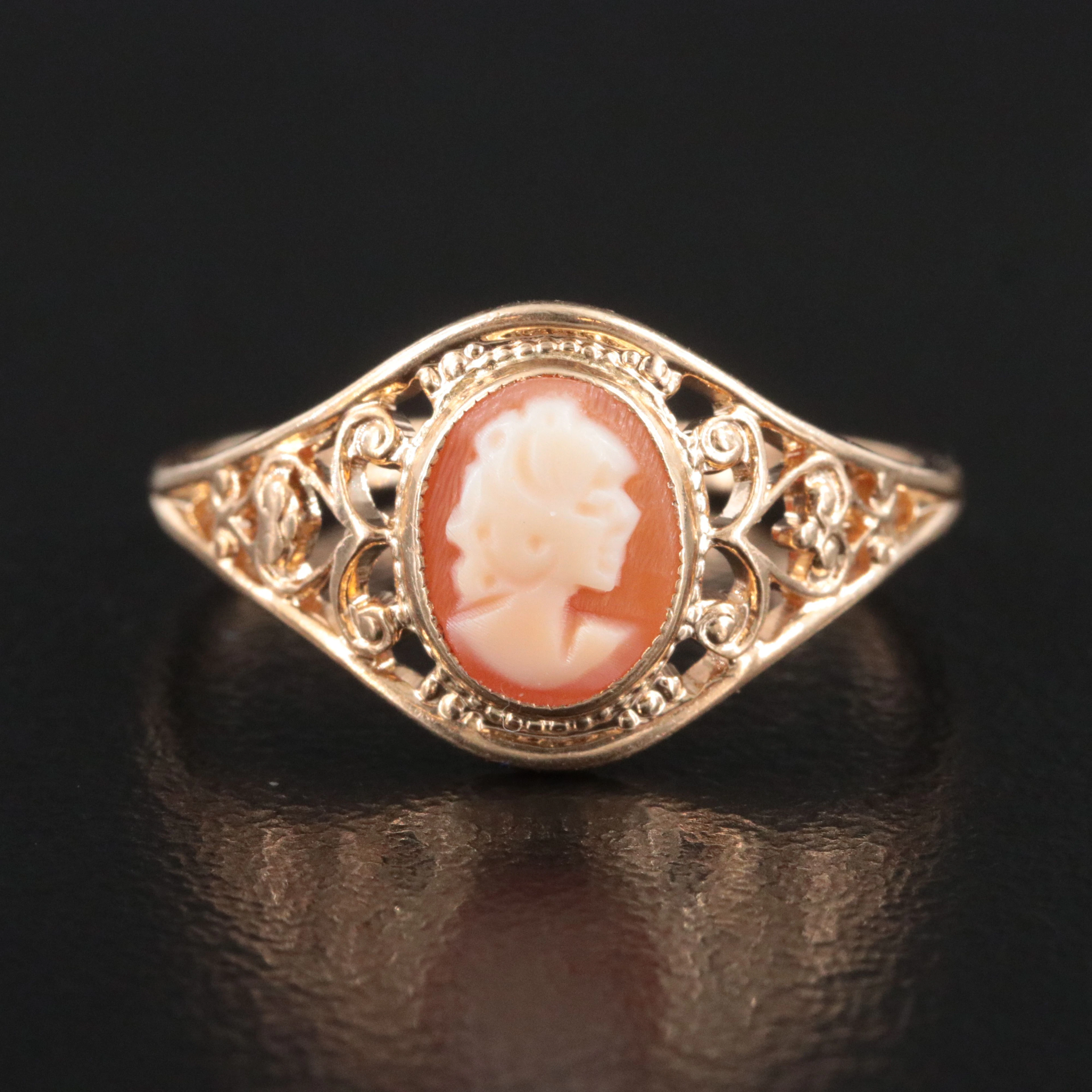 10K Shell Cameo Ring