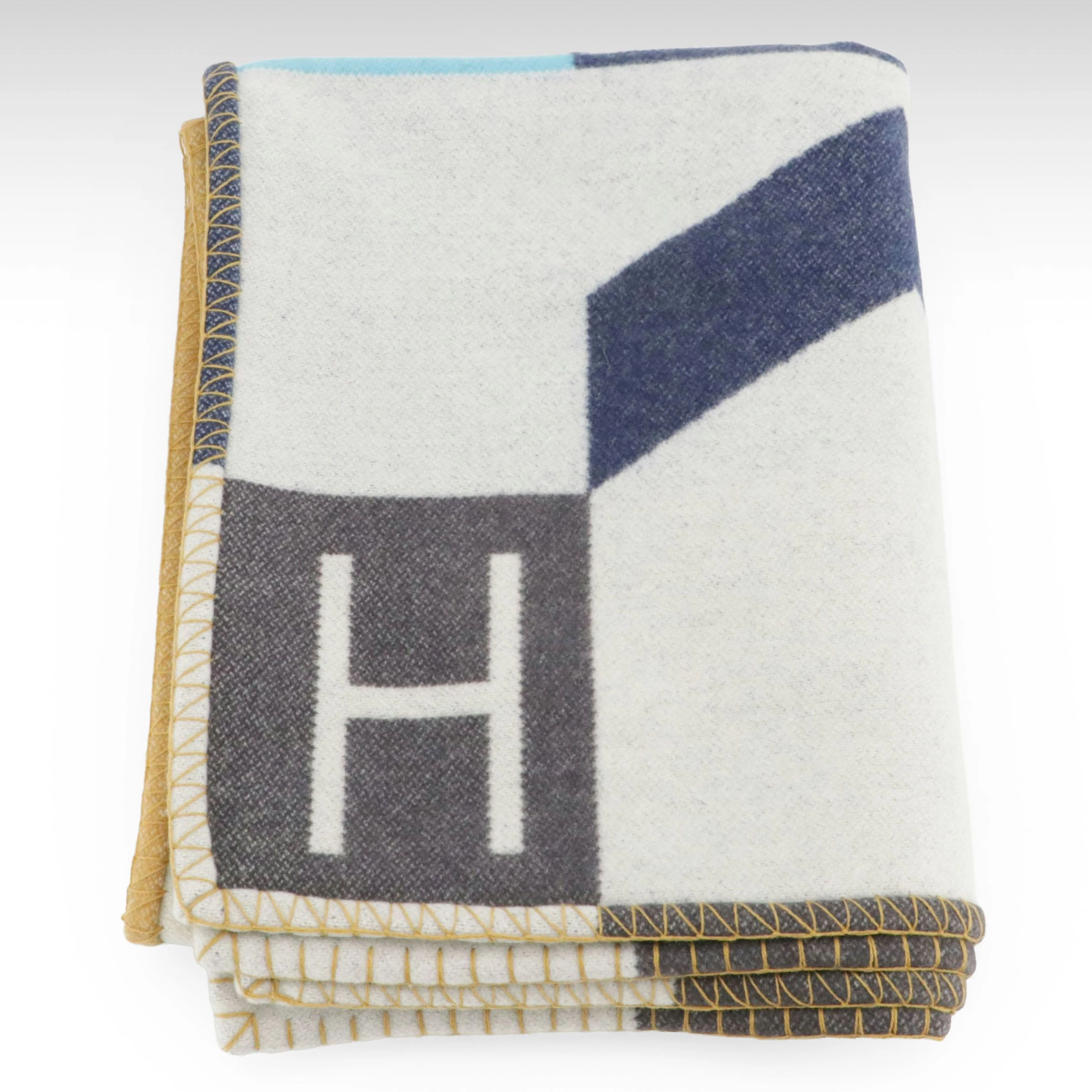 Hermès Merino Wool/Cashmere Avalon H Club Blanket