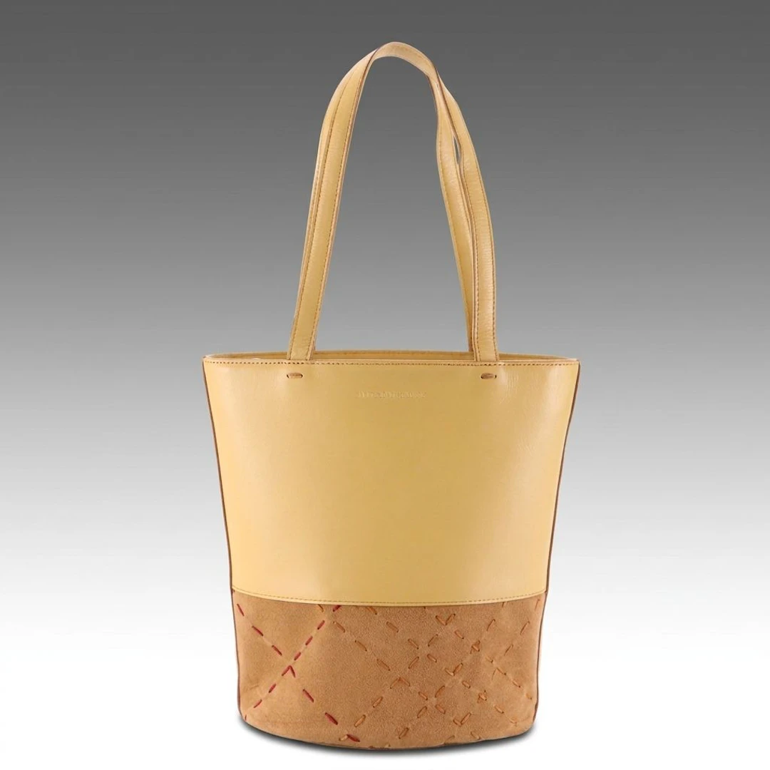 Burberry Zip Tote Bag in Beige Leather and Brown Stitched Suede