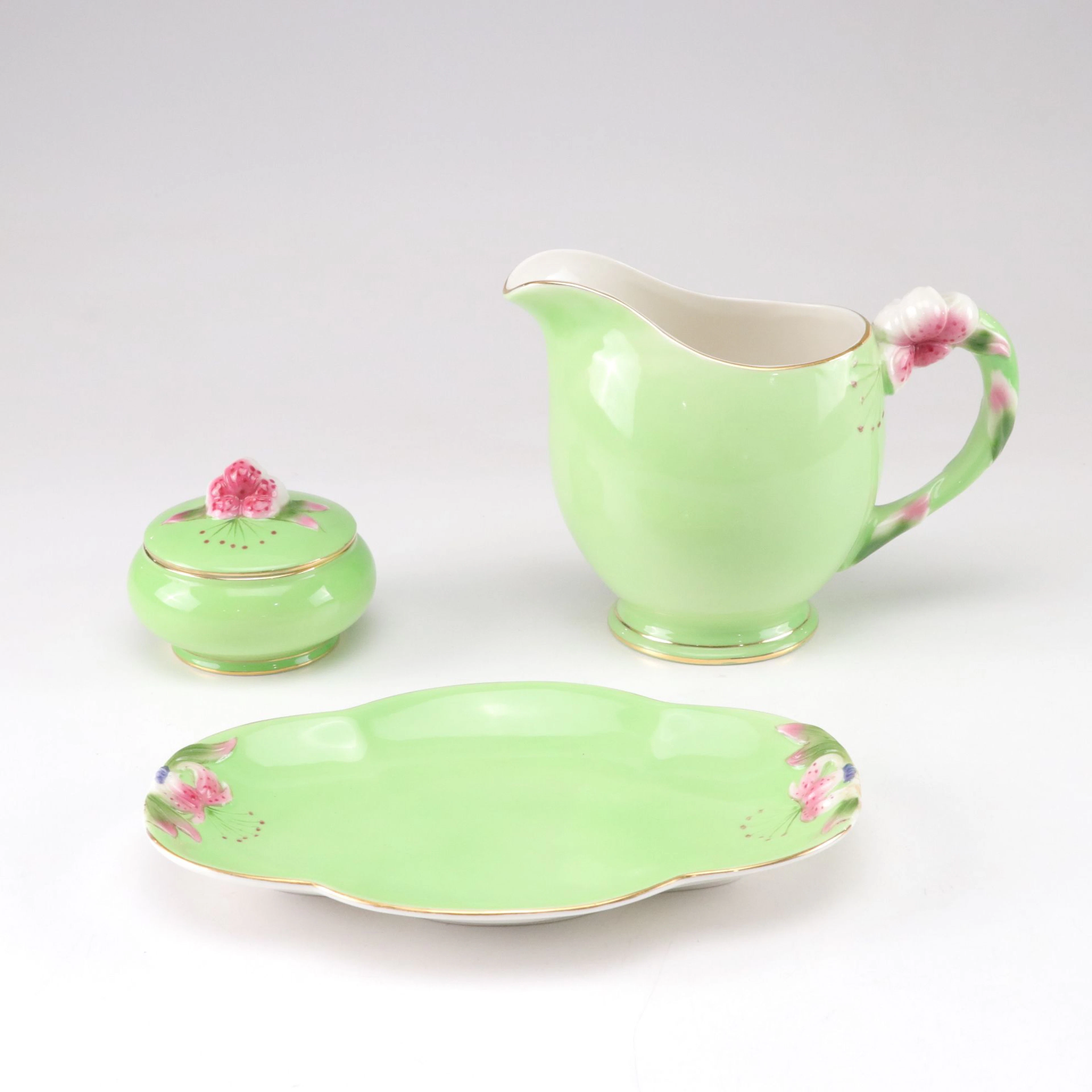 I. Godinger Porcelain "Napoli-Green" Pitcher, Lidded Box, and Oval Platter