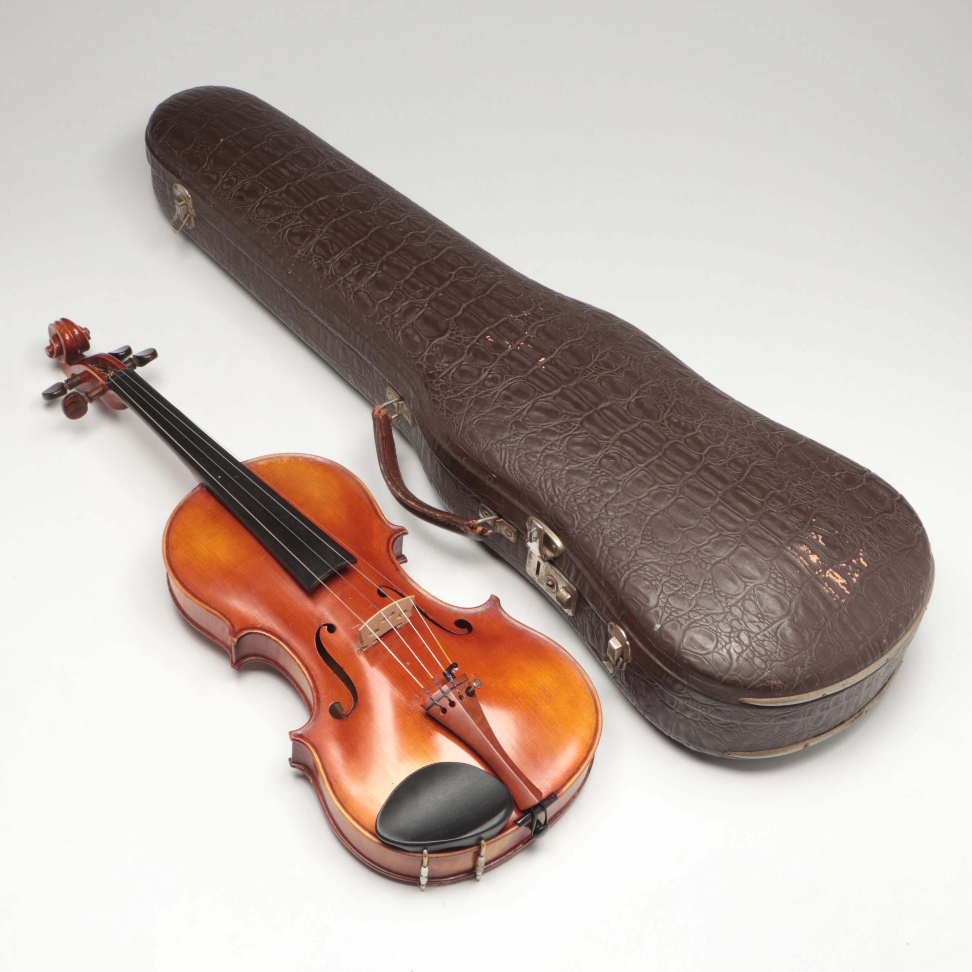 Léon Mougenot Gauché 4/4 Violin with Bow and Case, 1925