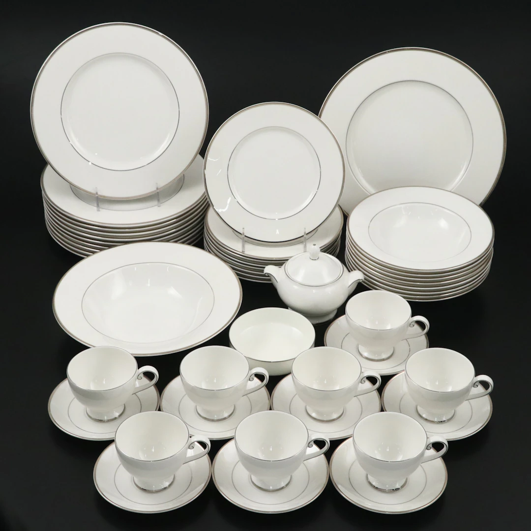 Mikasa "Cameo Platinum" Bone China Dinnerware, 21st Century
