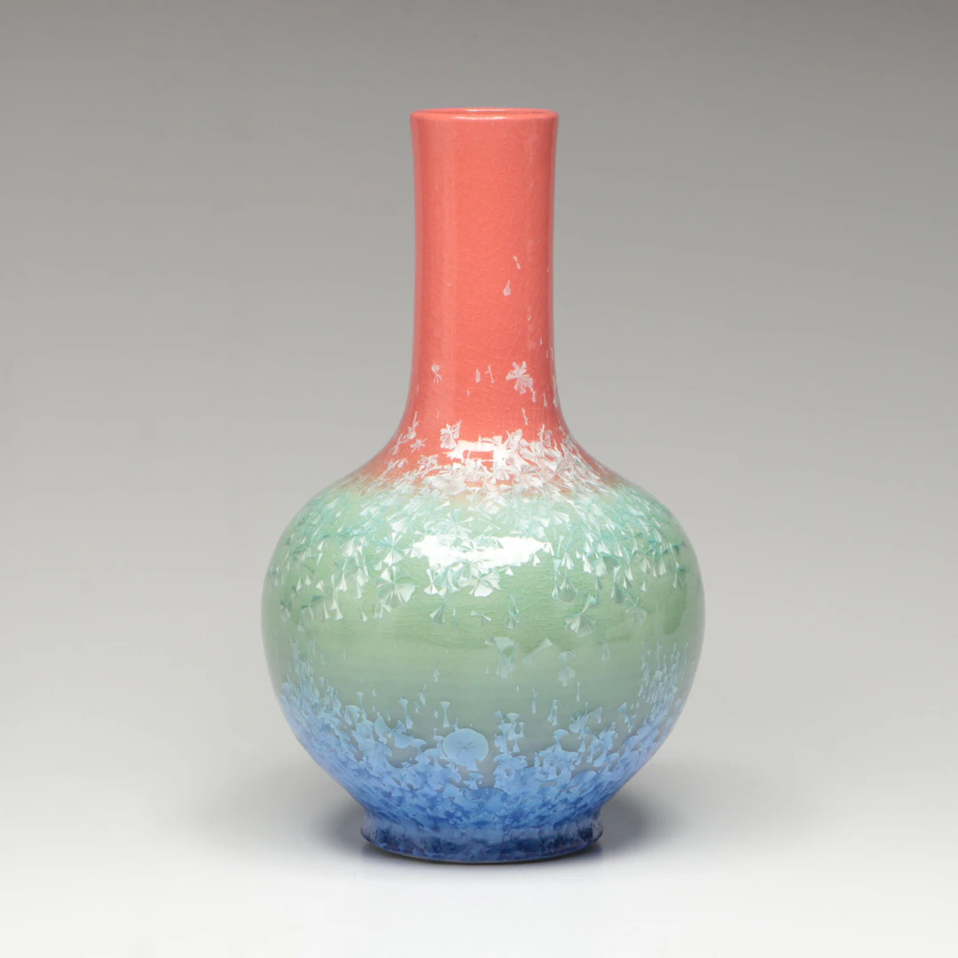 Chinese Decorative Tianqiuping Porcelain Vase, 20th Century