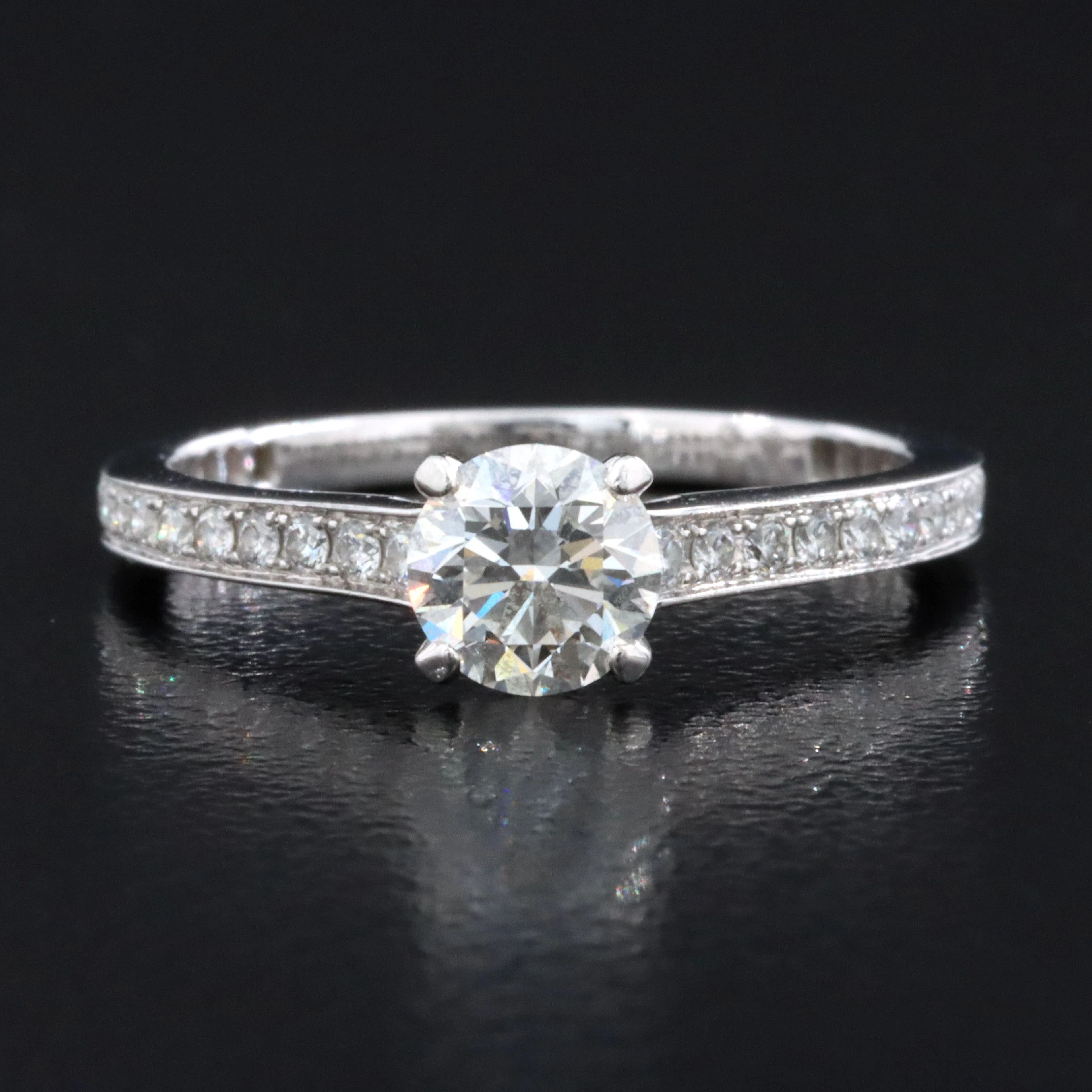 Graff Platinum 0.82 CTW Diamond Ring with COA and GIA Online Report