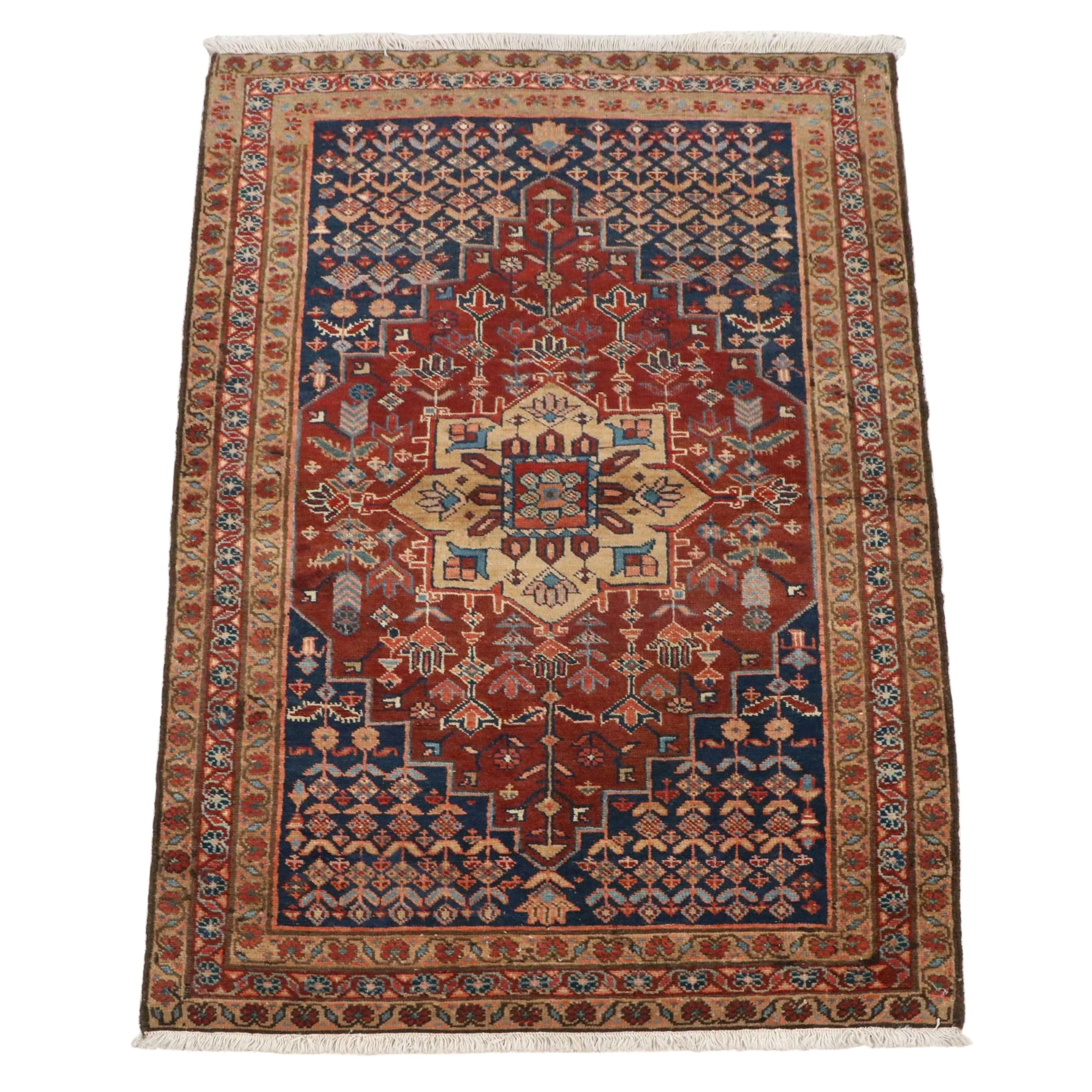2'10 x 4'10 Hand-Knotted Persian Serapi Accent Rug