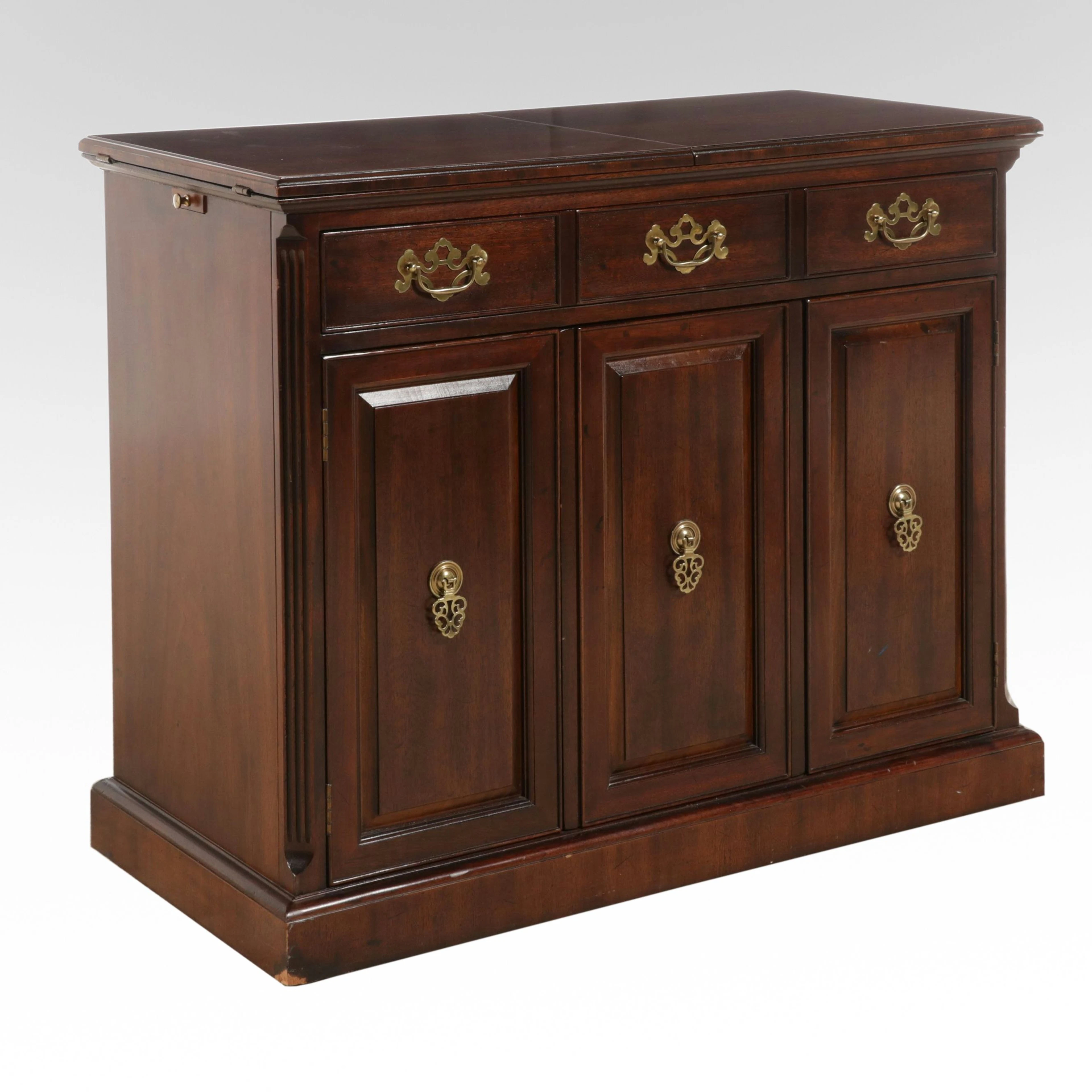 Henredon Georgian Style Flip-Top Rolling Dry Bar Cabinet