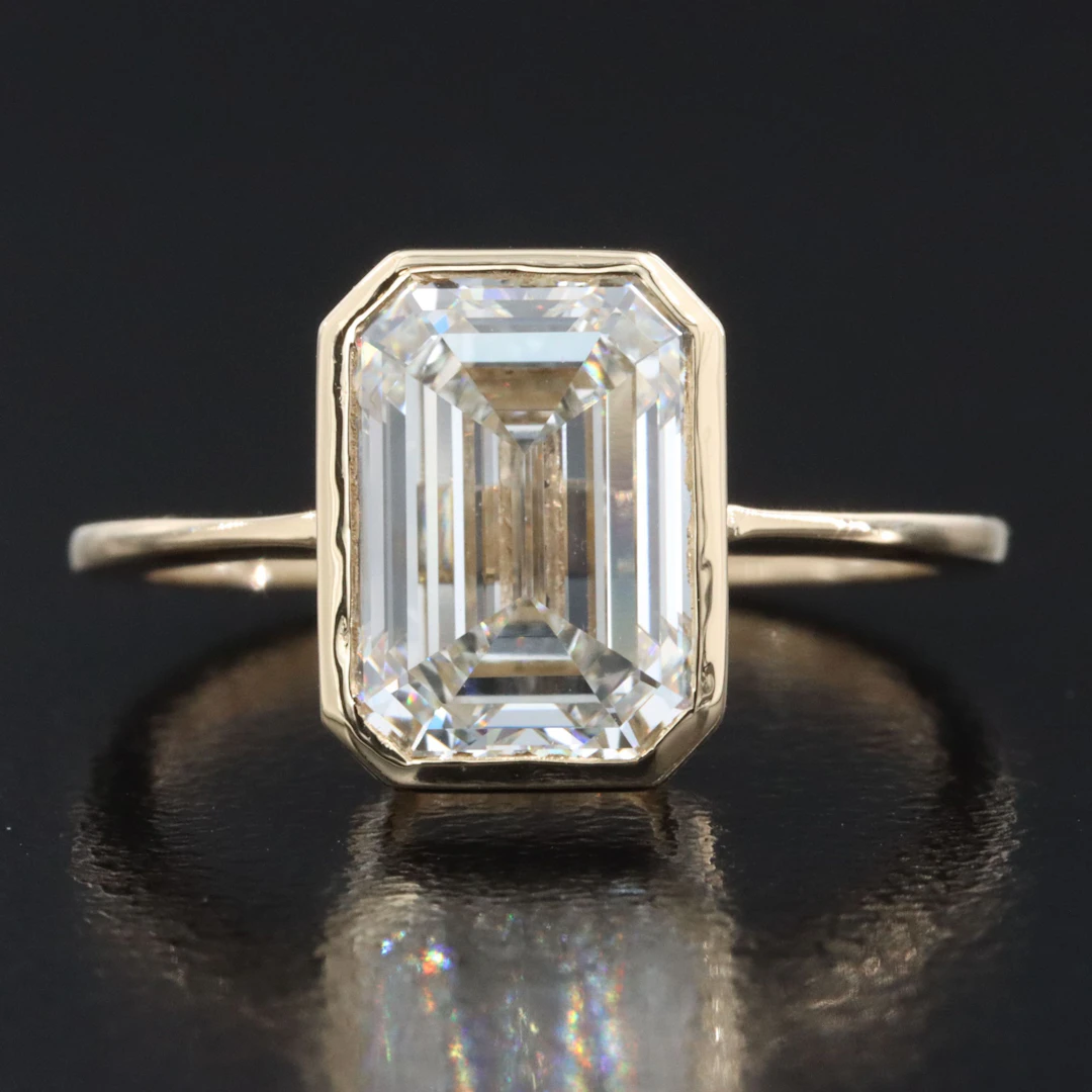 18K 3.08 CT Lab Grown Diamond Ring with IGI Report