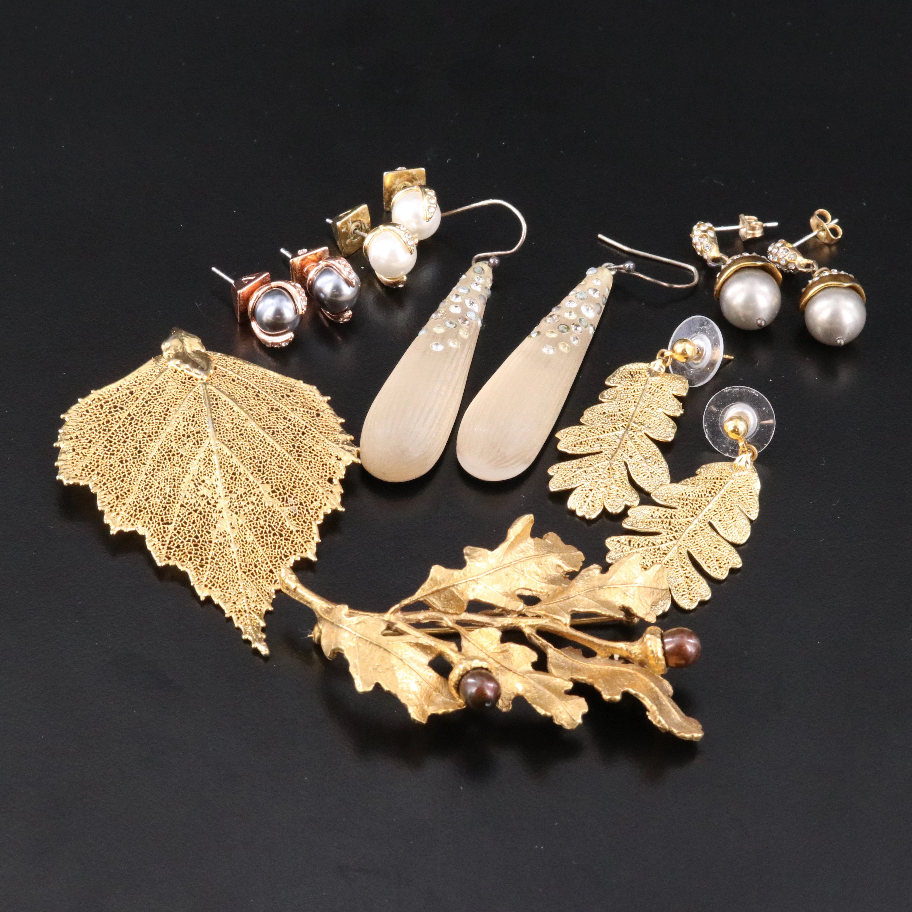 Metropolitan Museum of Art and Alexis Bittar and Pearls Featured in Jewelry