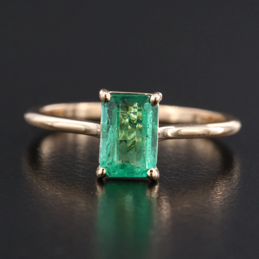 18K 0.85 CT Emerald Ring with GIA Report