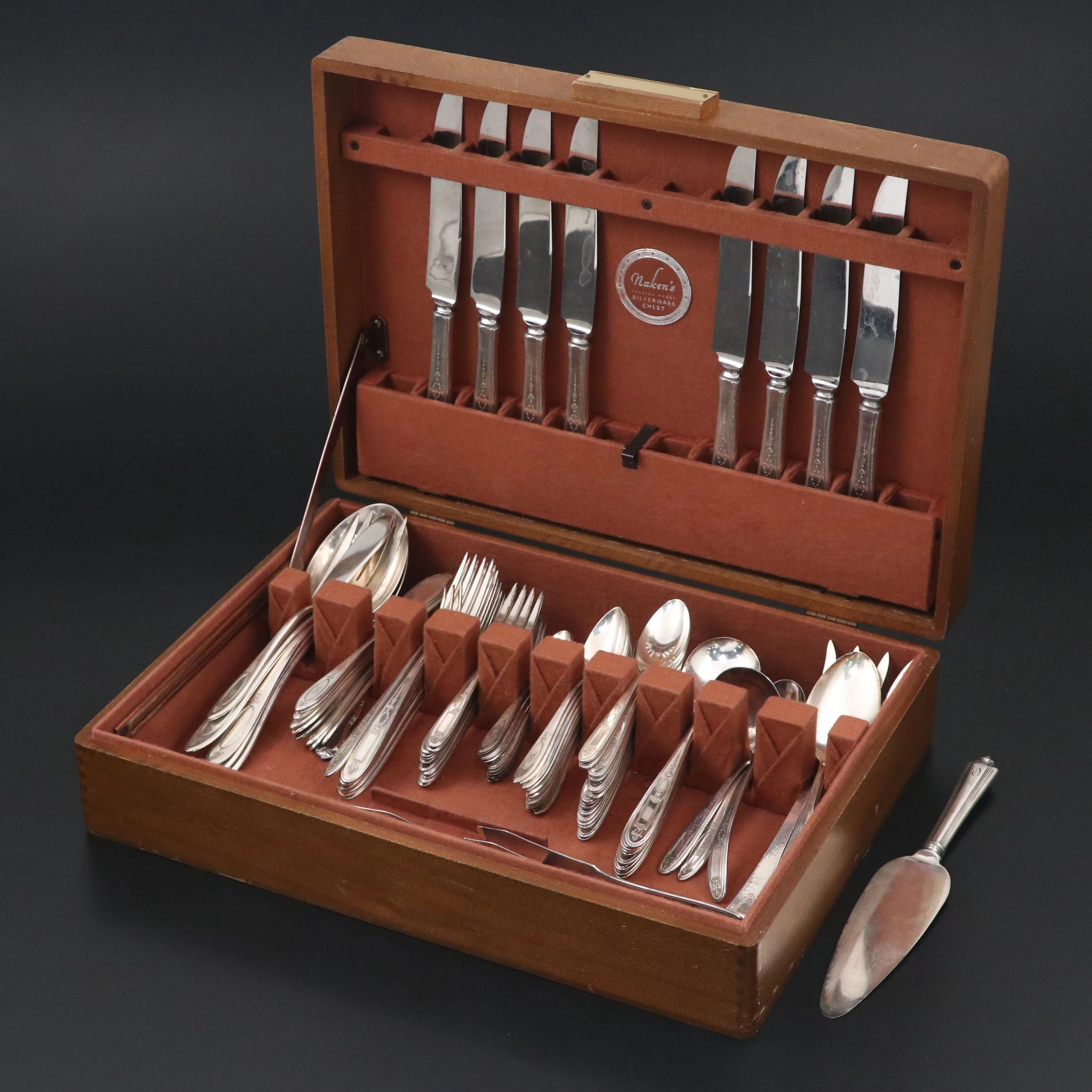 Oneida "Grosvenor" Silver Plate Flatware and Serving Utensils