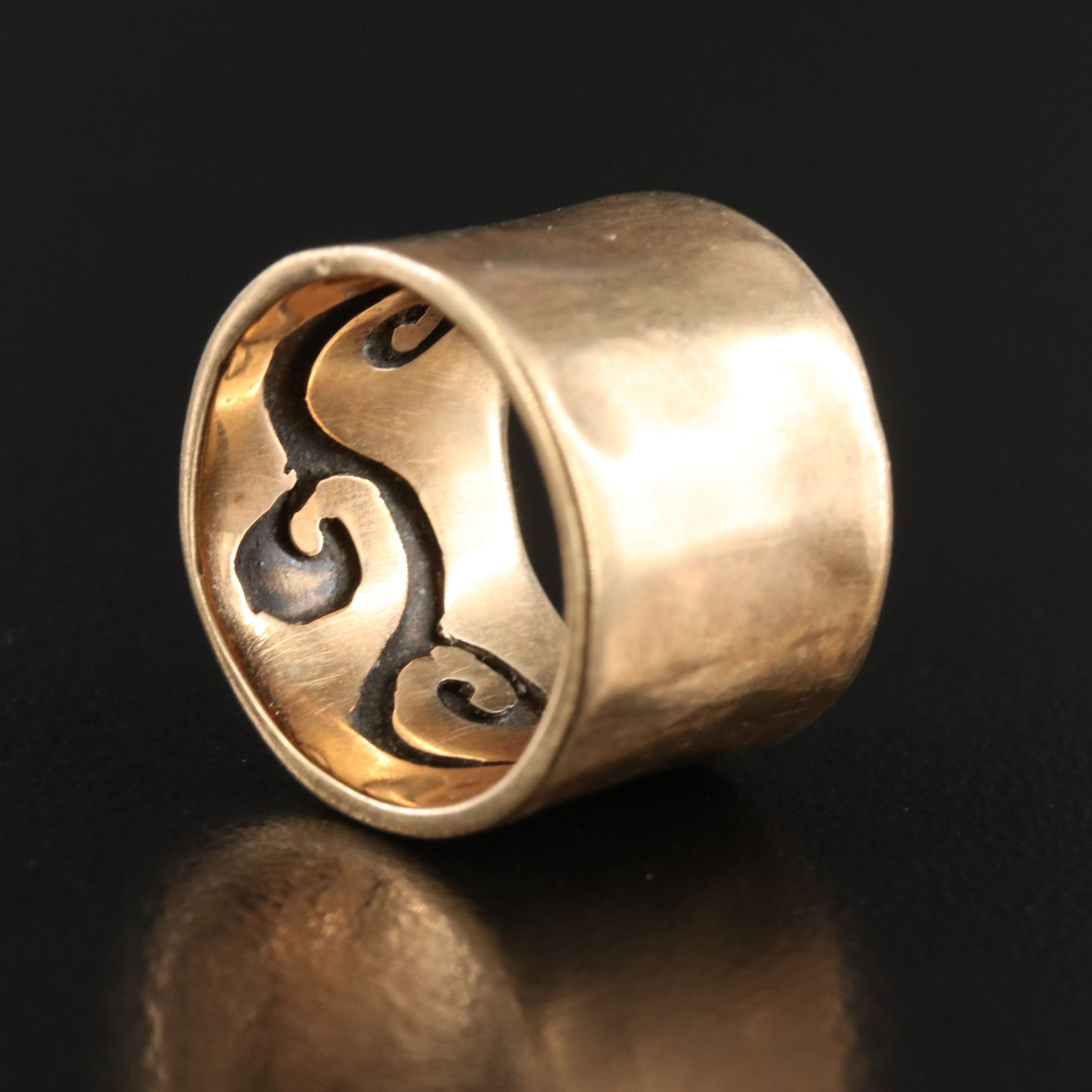 14K Hammered Band