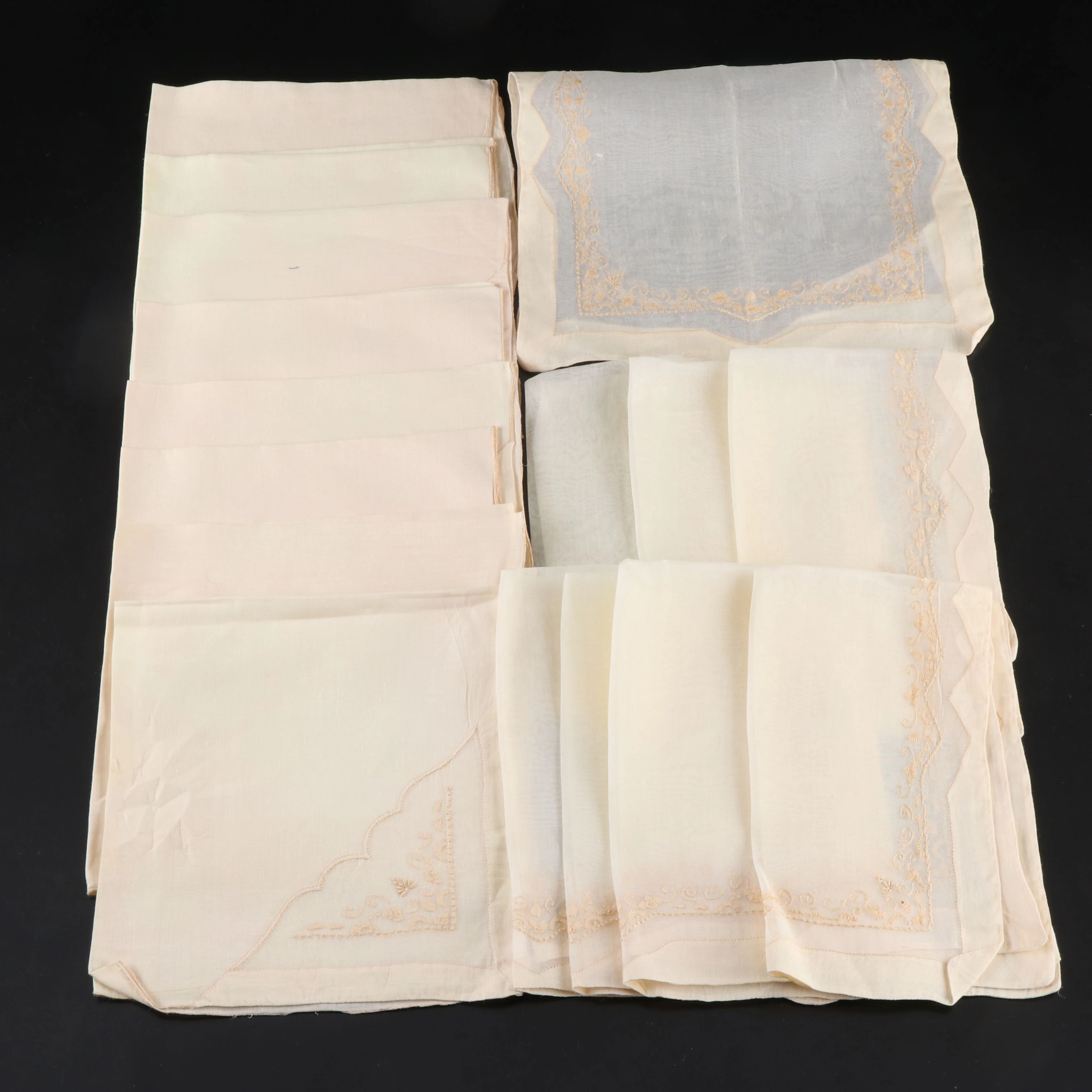 Embroidered Mesh Accented Linen Placemats and Napkins