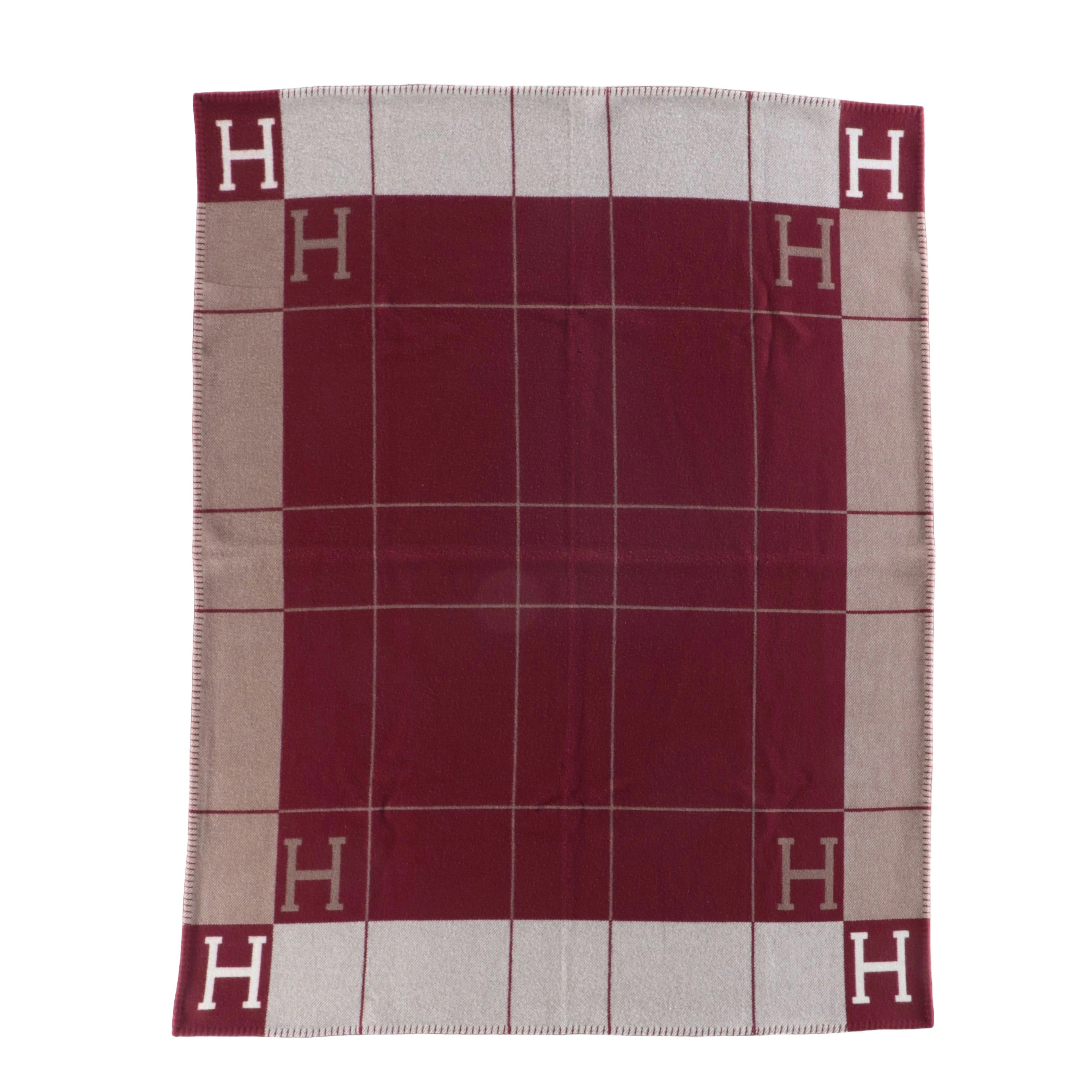 Hermès Avalon III Throw Blanket in Woven Red and Beige Merino-Cashmere Blend
