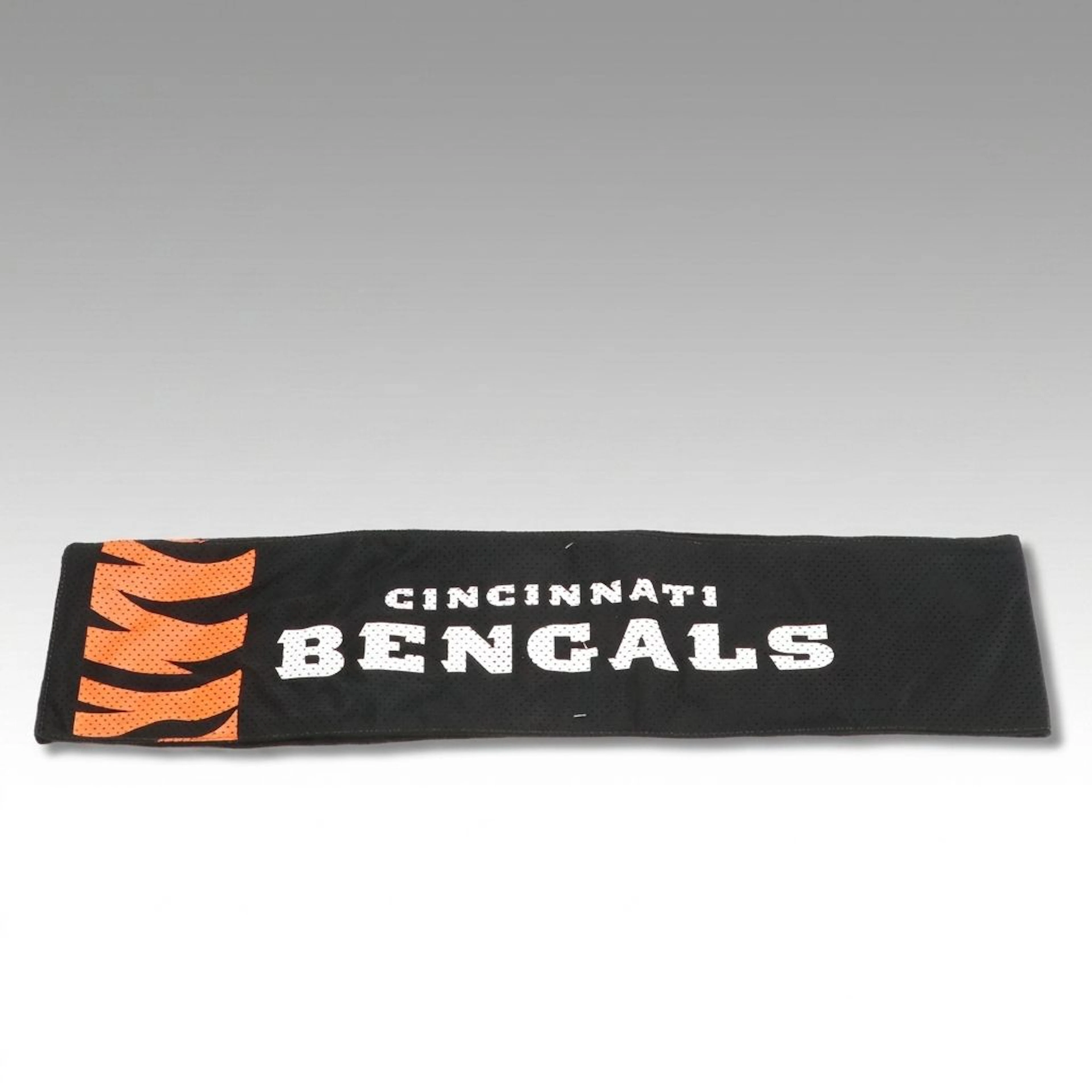 NFL Cincinnati Bengals Jersey Scarf with Zip Pocket
