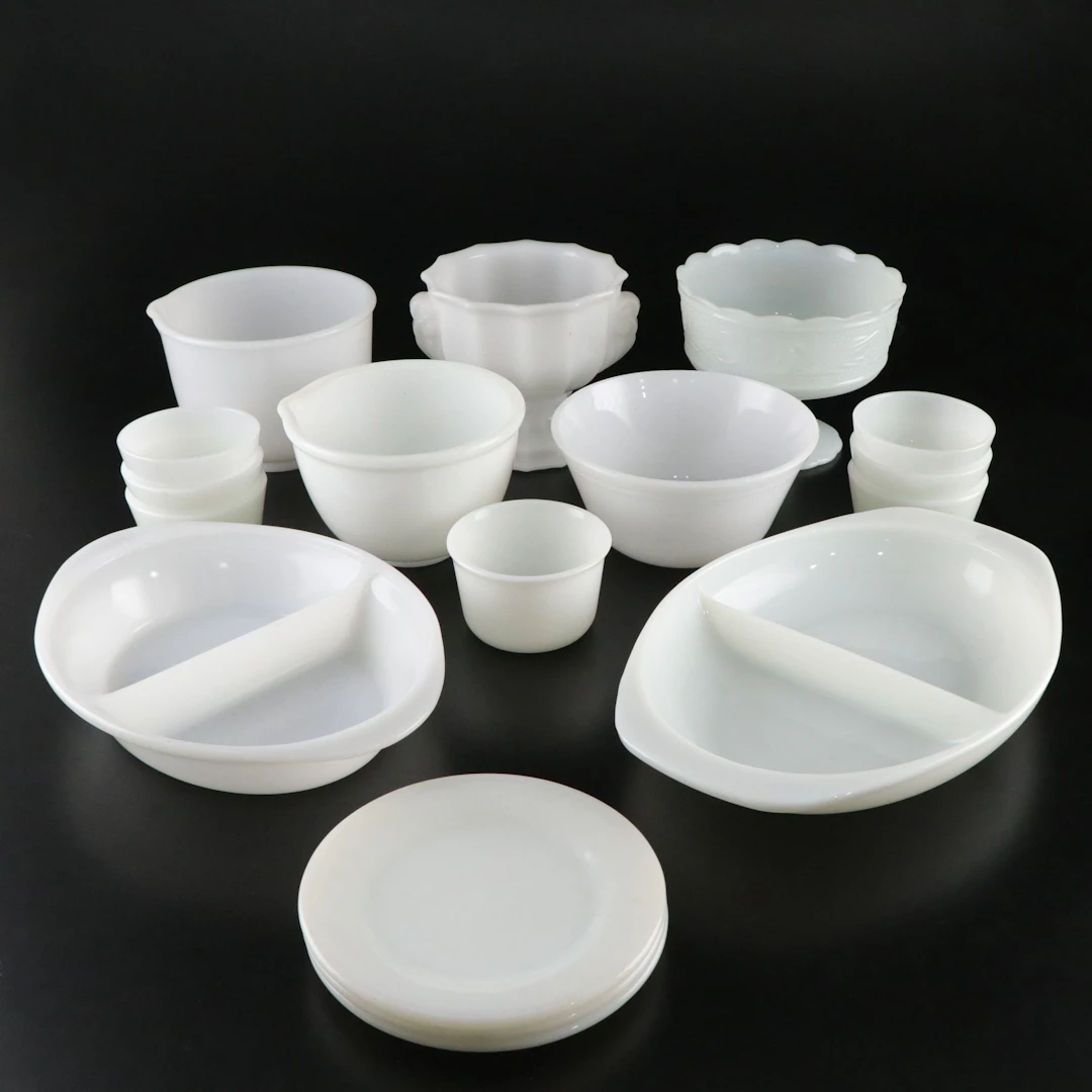 E.O. Brody, PYREX, Glassbake, & Other Footed Bowls, Mixing Bowls, & More