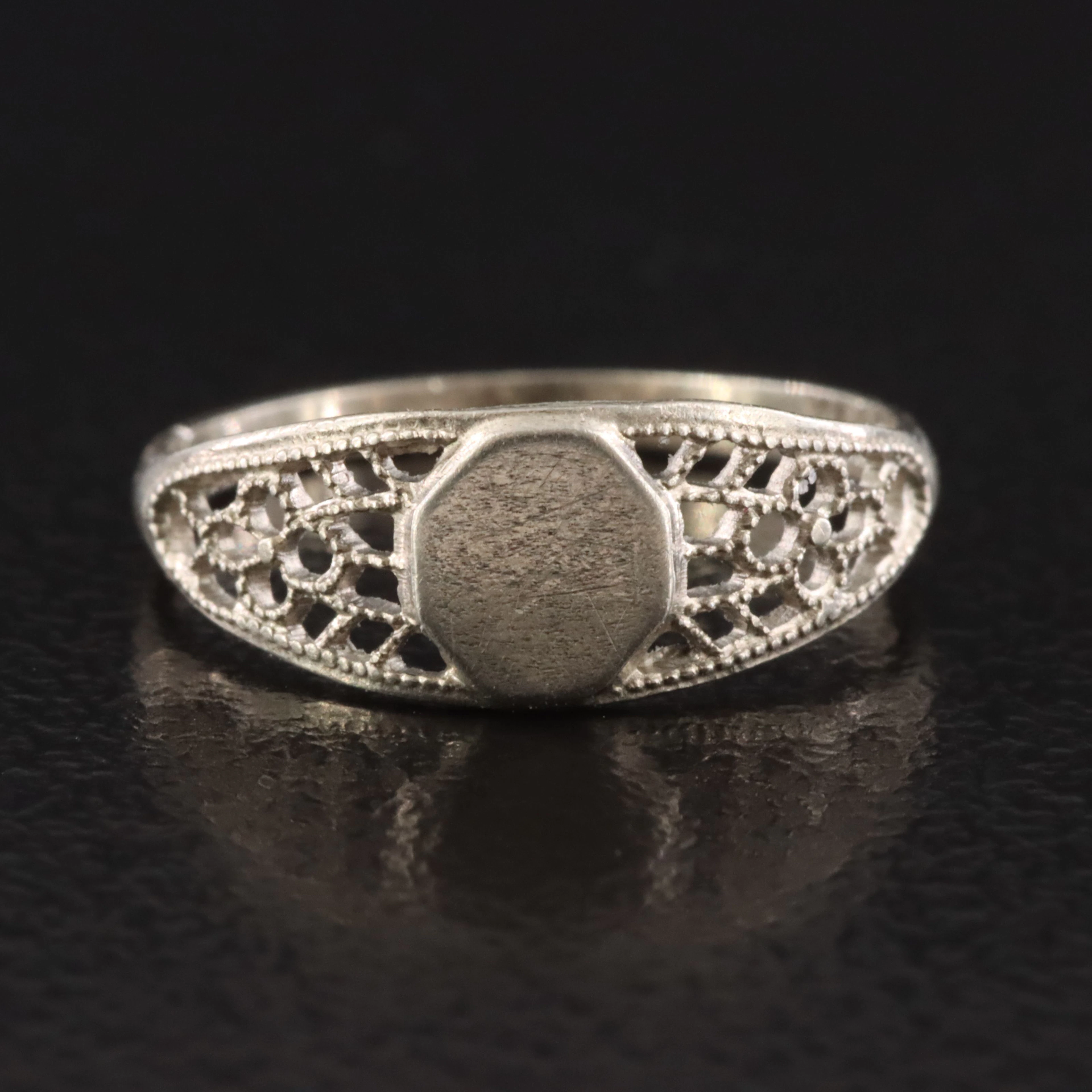 Arnold & Steere Co. 10K Signet Baby Ring