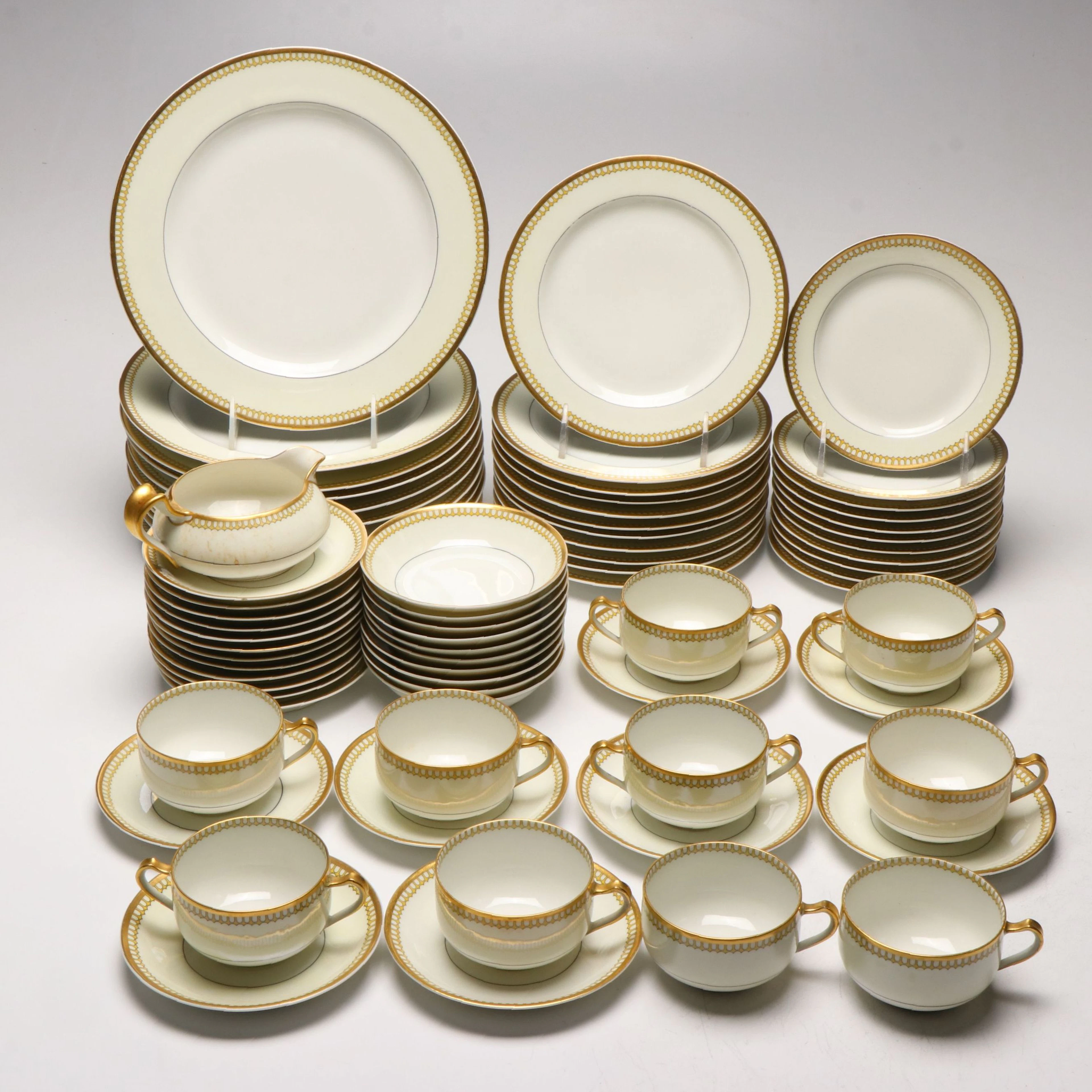 Haviland Gilt Porcelain Dinnerware, Late 19th/Early 20th Century